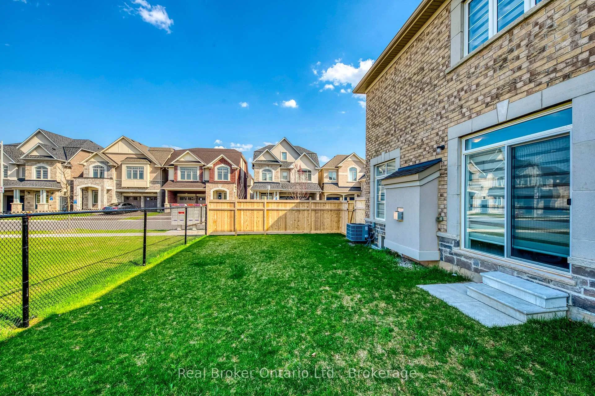 Photo 8 of 3131 Goodyear Road, Burlington, Alton — HOMEH