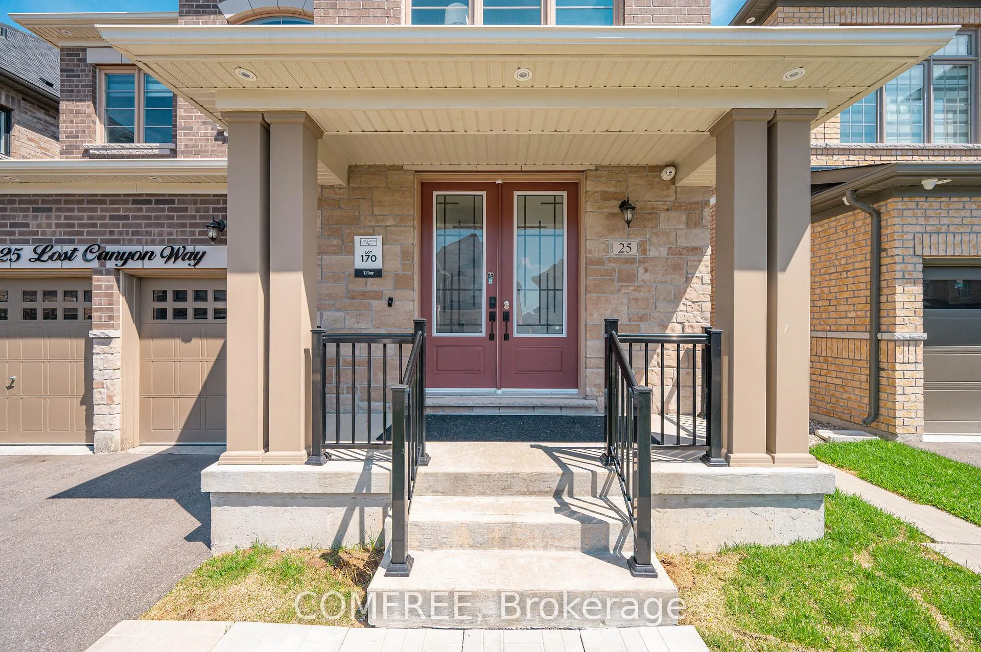 Photo 3 of 25 Lost Canyon Way, Brampton, Credit Valley — HOMEH