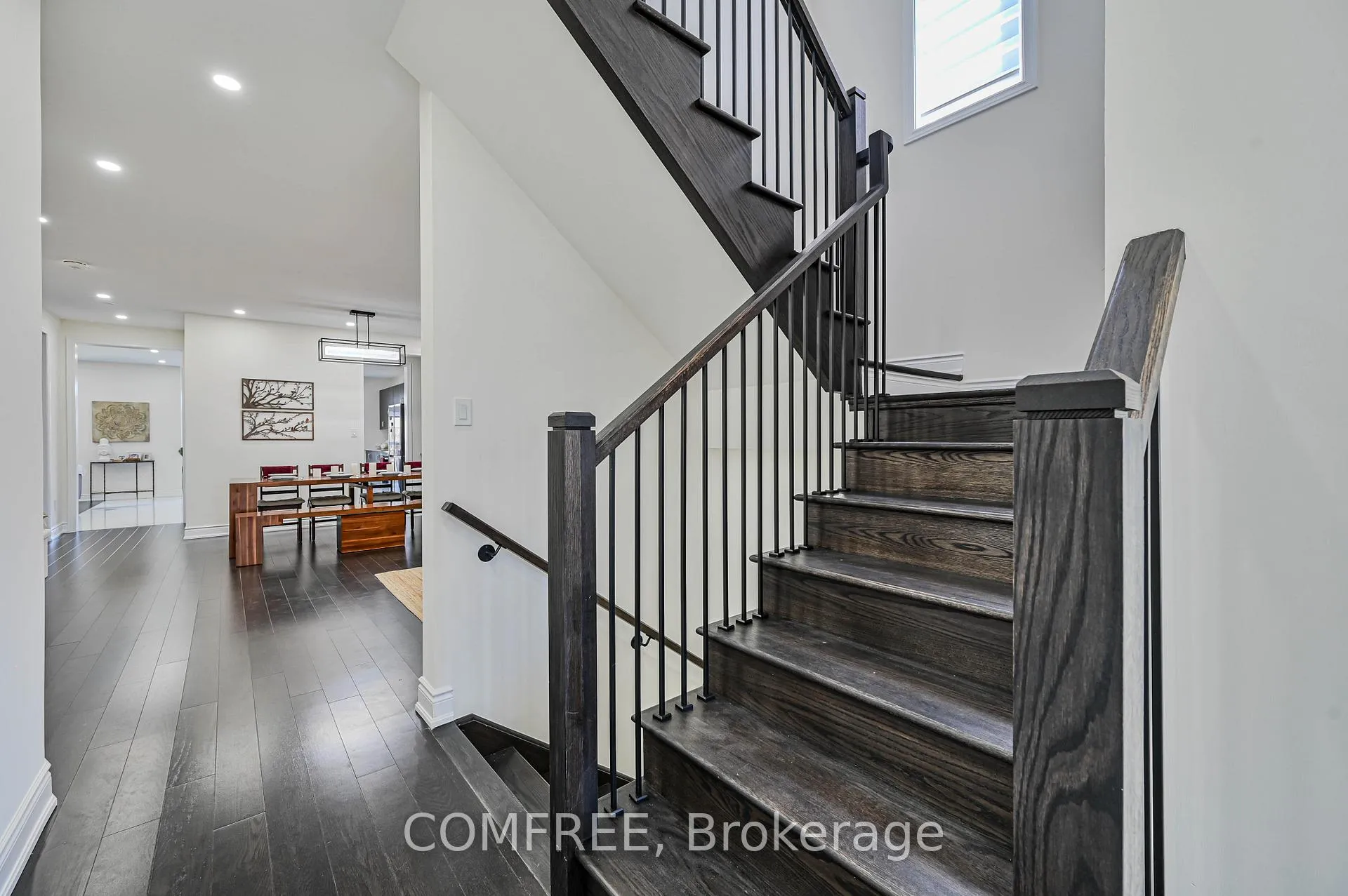 Photo 6 of 25 Lost Canyon Way, Brampton, Credit Valley — HOMEH