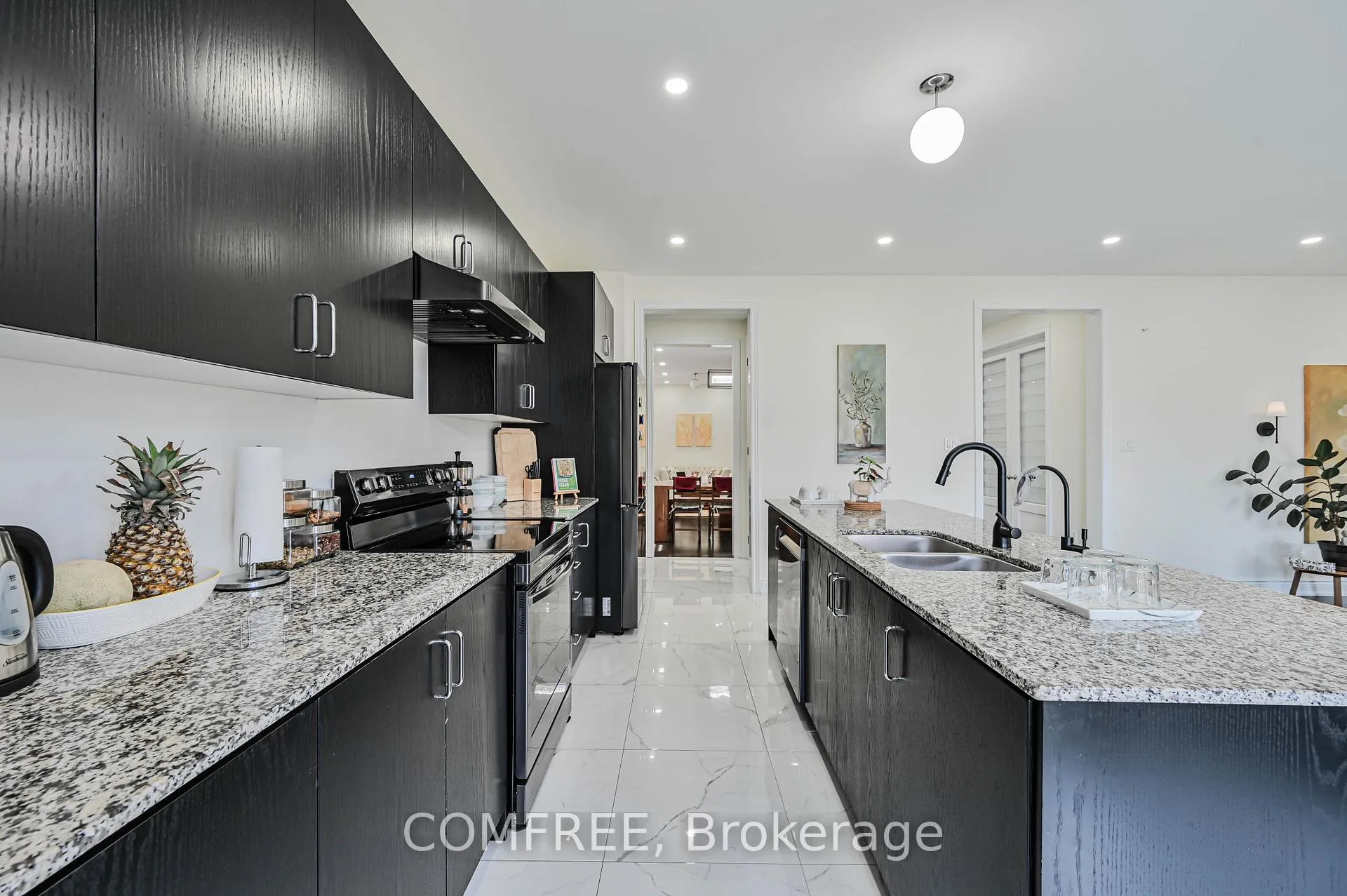 Photo 12 of 25 Lost Canyon Way, Brampton, Credit Valley — HOMEH