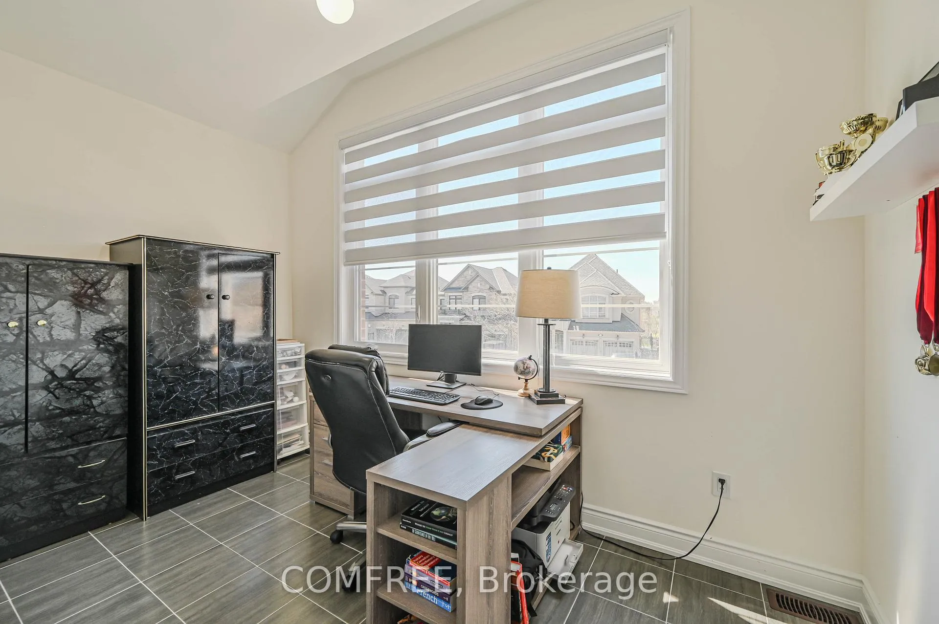 Photo 18 of 25 Lost Canyon Way, Brampton, Credit Valley — HOMEH