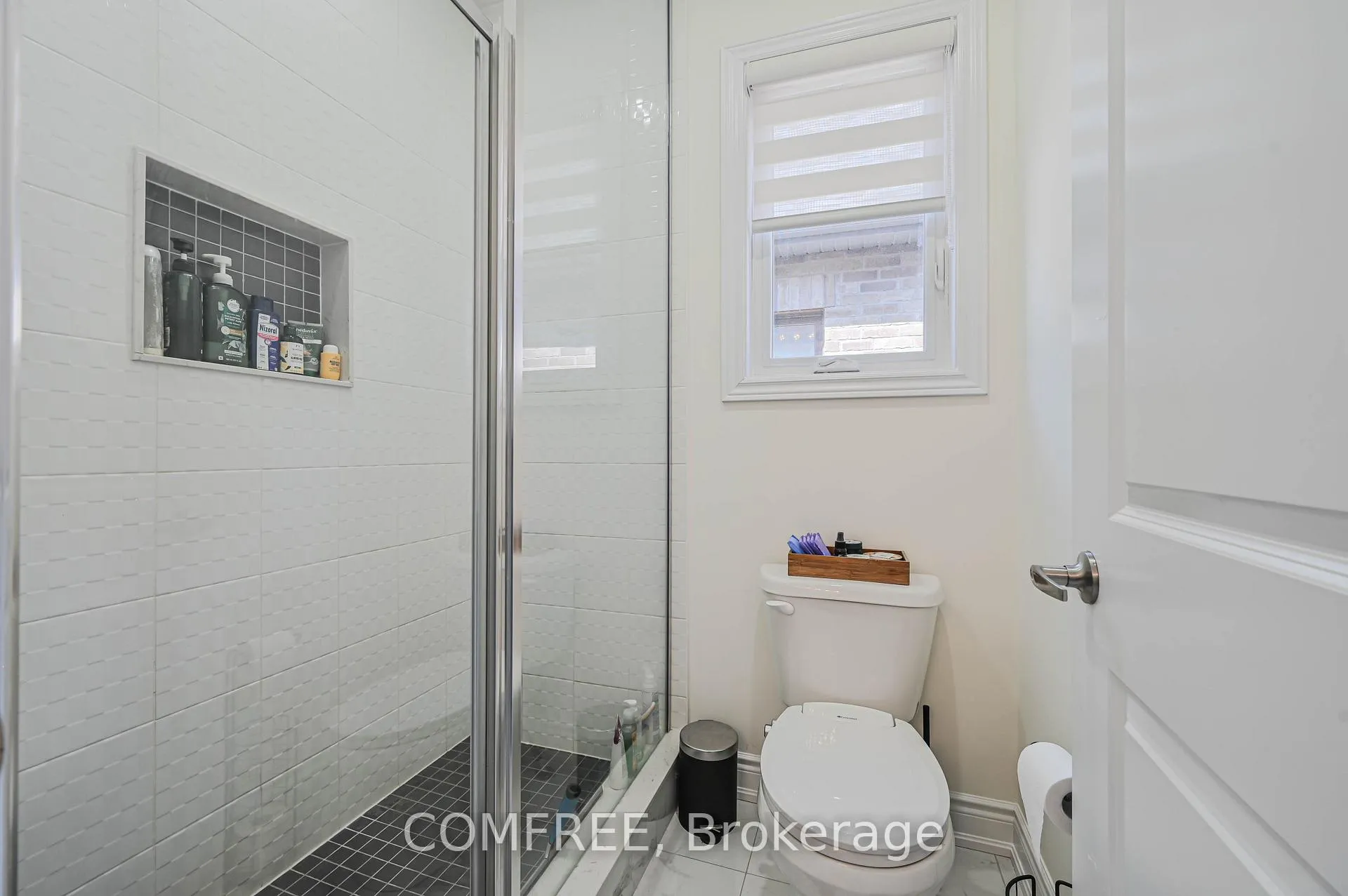 Photo 21 of 25 Lost Canyon Way, Brampton, Credit Valley — HOMEH