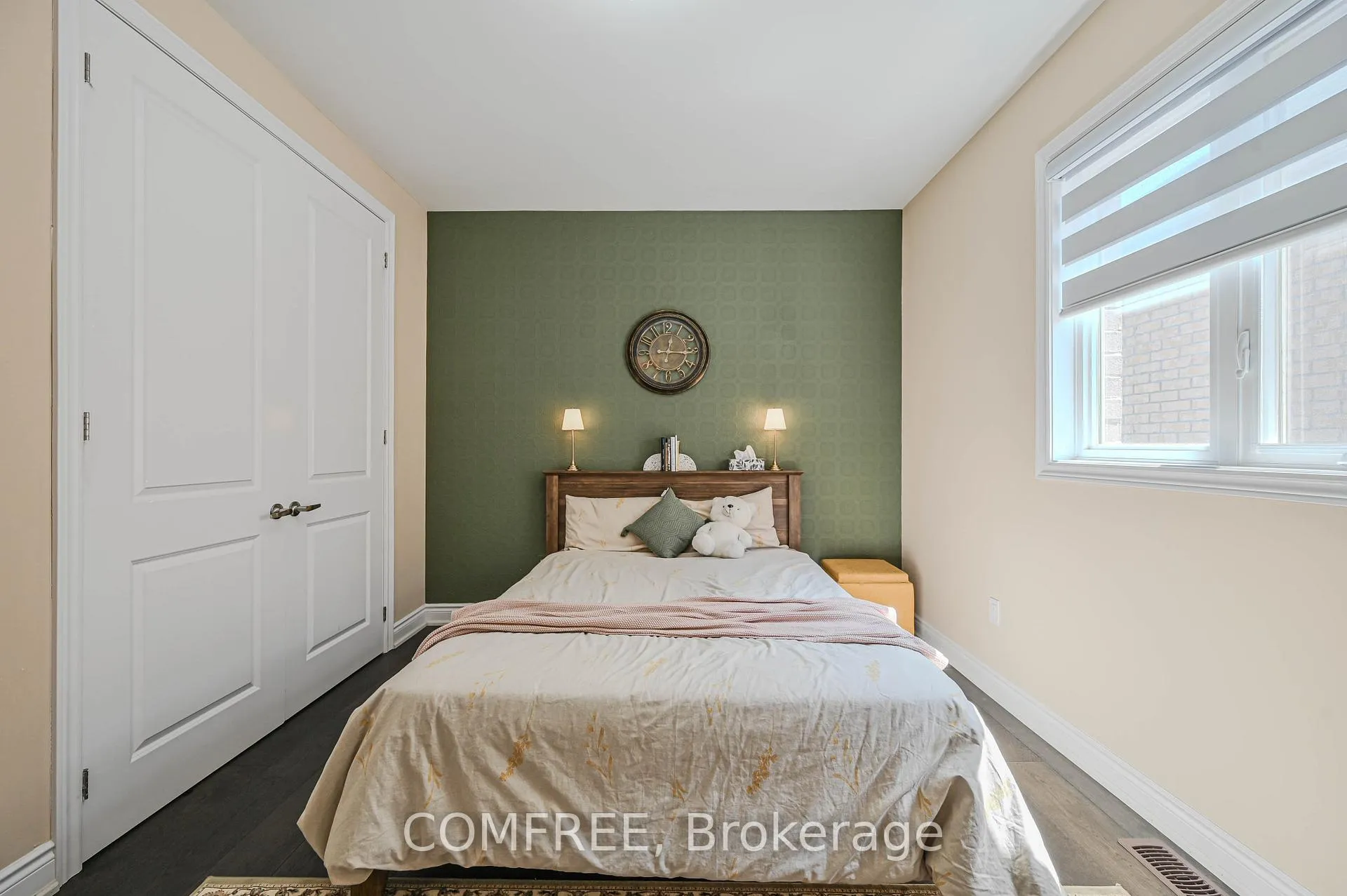 Photo 32 of 25 Lost Canyon Way, Brampton, Credit Valley — HOMEH