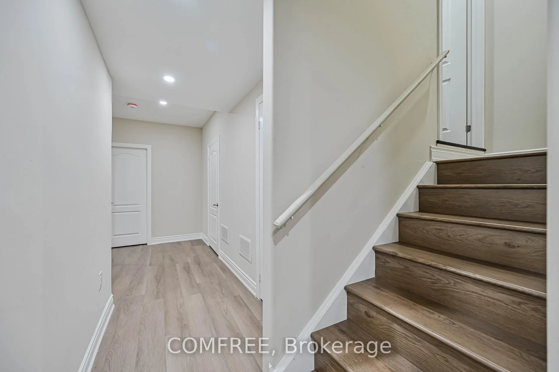 Photo 36 of 25 Lost Canyon Way, Brampton, Credit Valley — HOMEH