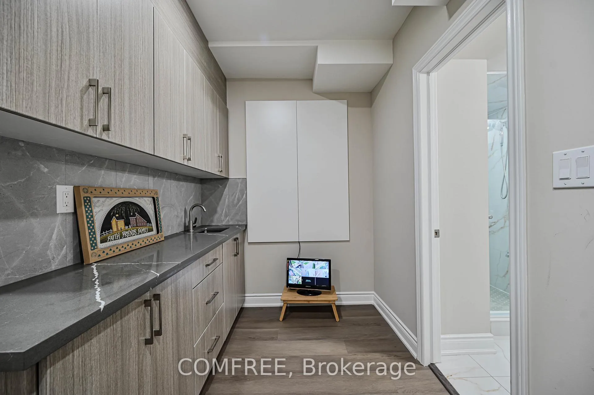Photo 37 of 25 Lost Canyon Way, Brampton, Credit Valley — HOMEH