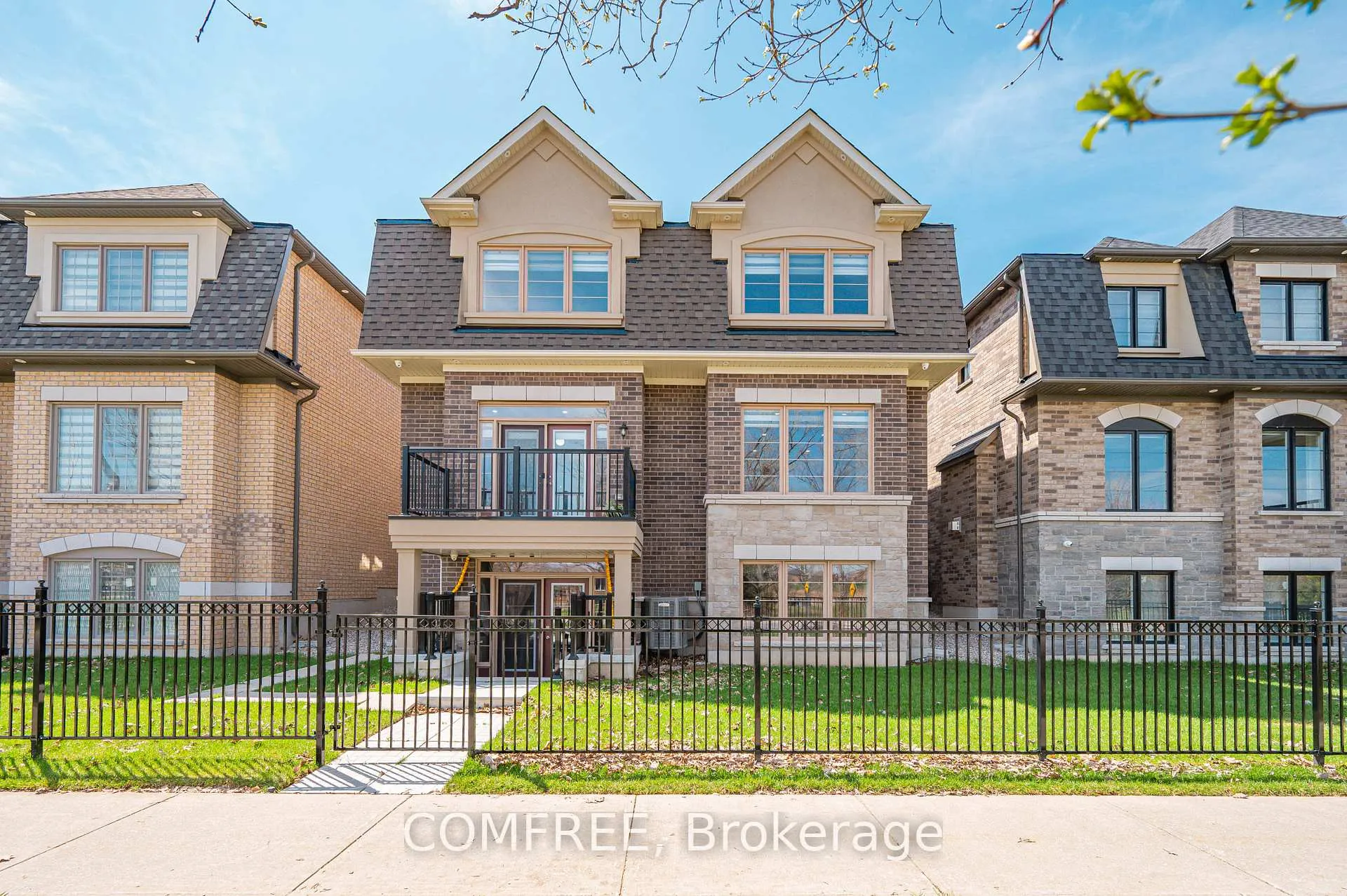 Photo 41 of 25 Lost Canyon Way, Brampton, Credit Valley — HOMEH