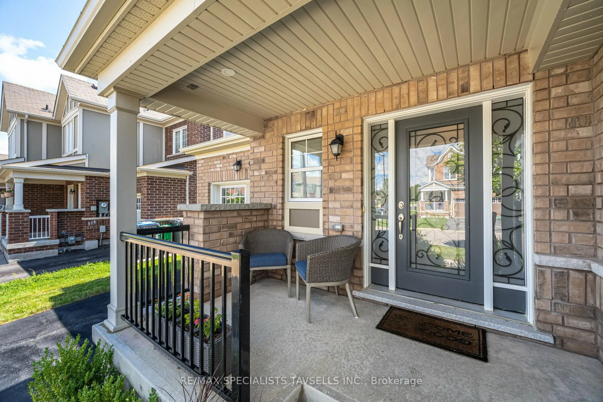 Photo 3 of 13 Lothbury Drive, Brampton, Northwest Brampton — HOMEH