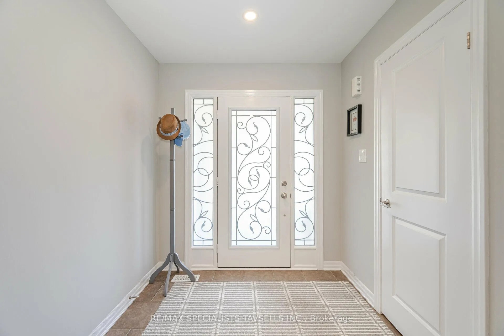 Photo 4 of 13 Lothbury Drive, Brampton, Northwest Brampton — HOMEH