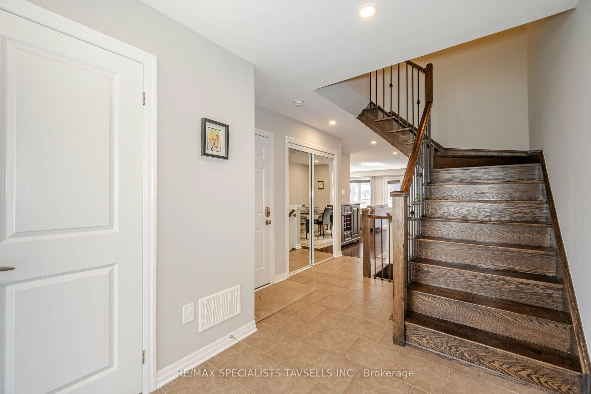 Photo 5 of 13 Lothbury Drive, Brampton, Northwest Brampton — HOMEH