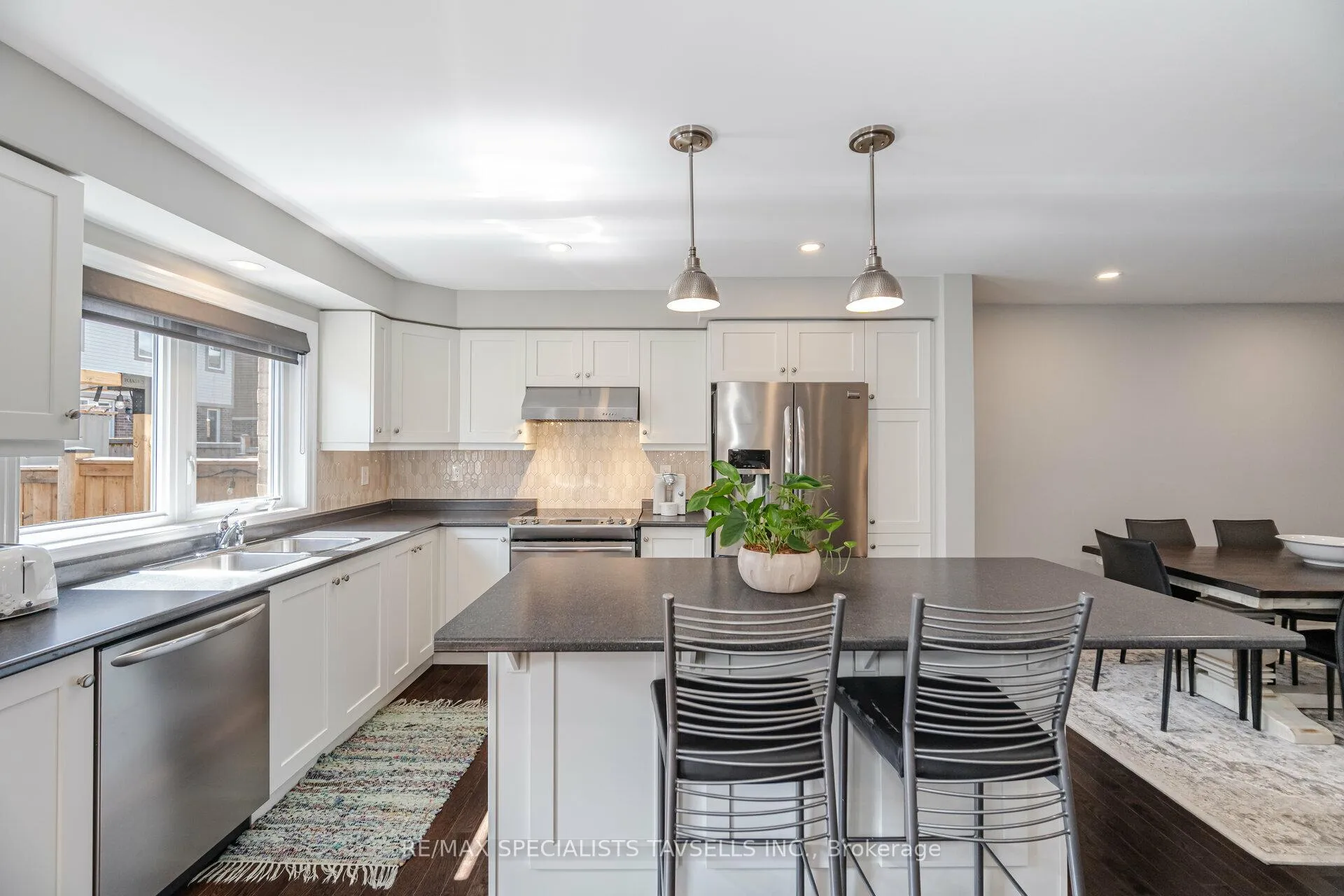 Photo 11 of 13 Lothbury Drive, Brampton, Northwest Brampton — HOMEH