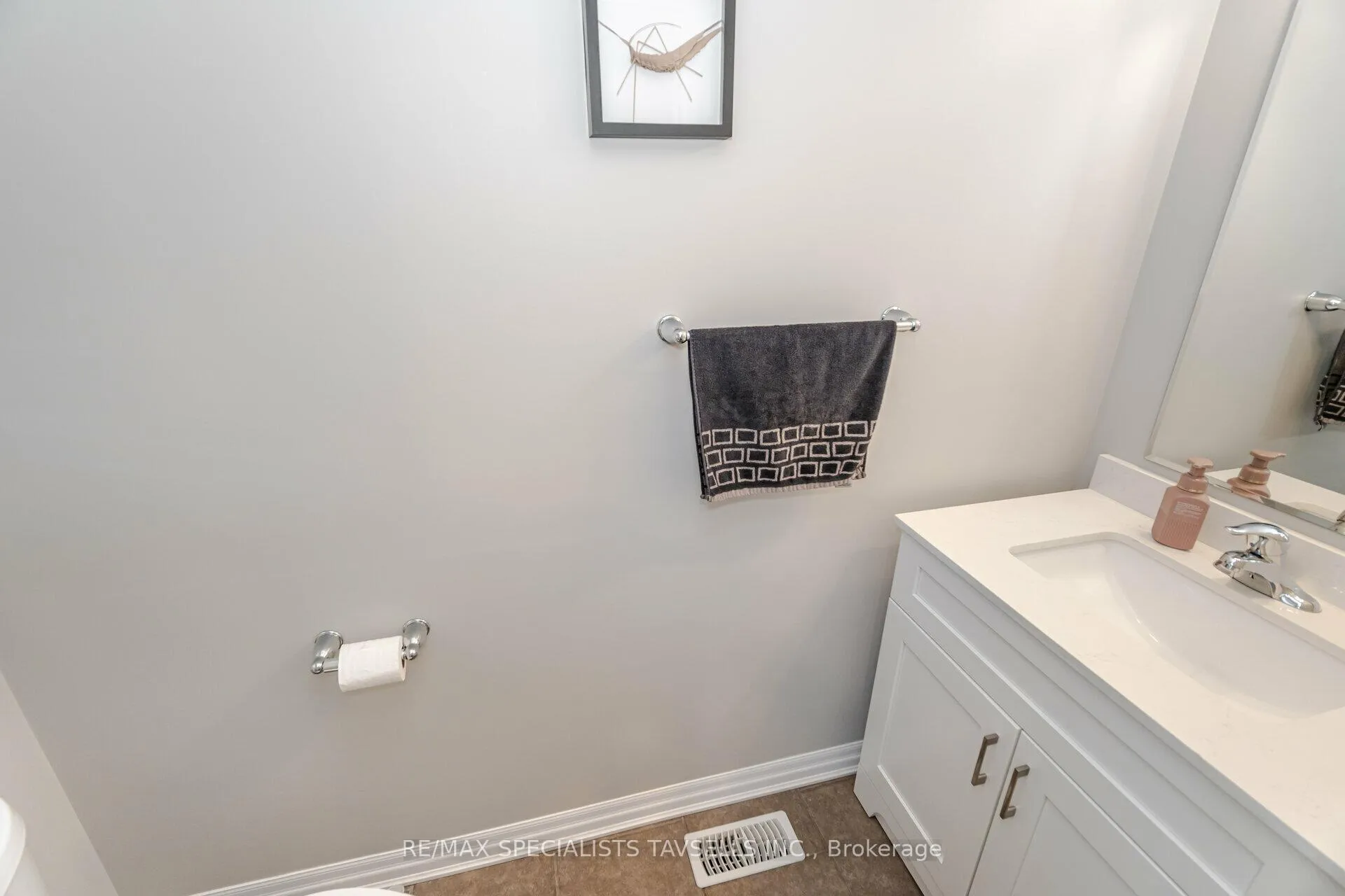 Photo 15 of 13 Lothbury Drive, Brampton, Northwest Brampton — HOMEH