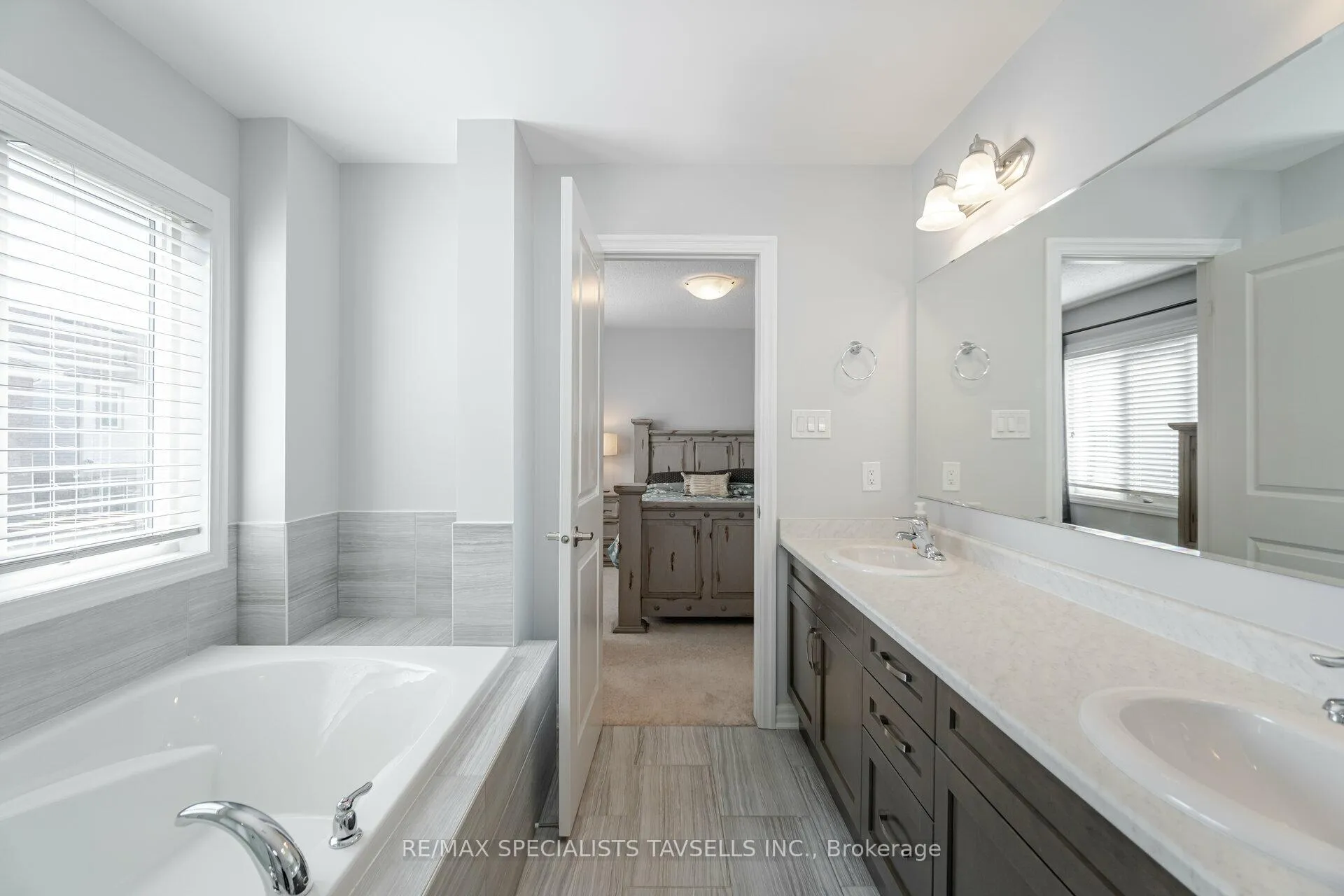 Photo 21 of 13 Lothbury Drive, Brampton, Northwest Brampton — HOMEH