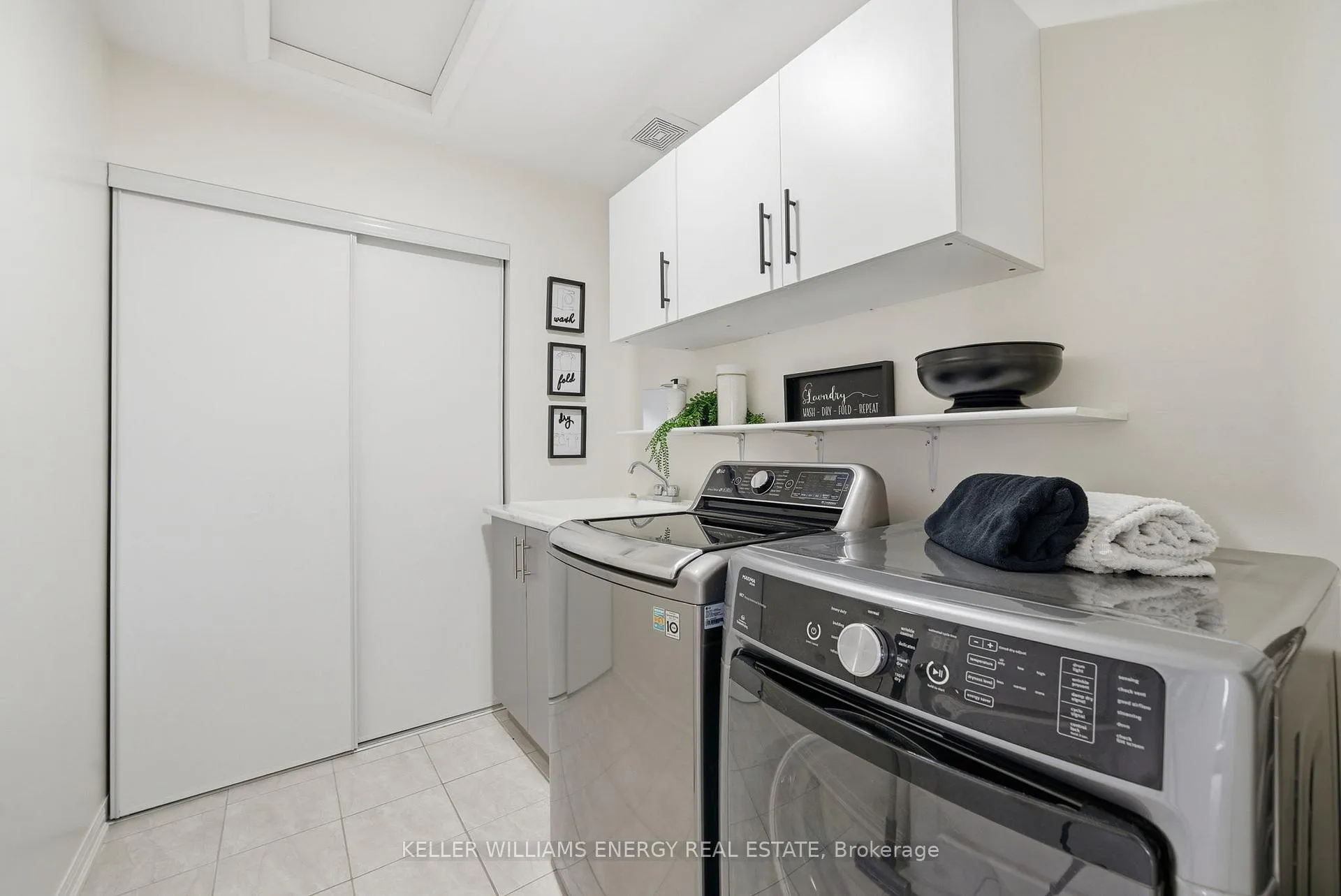 Photo 29 of 27 Don Hadden Crescent, Brock, Sunderland — HOMEH