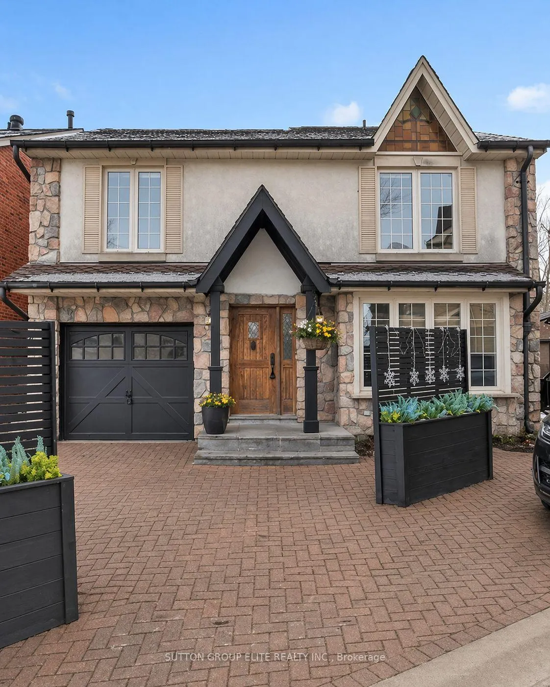Photo 2 of 47 Park Drive, Vaughan, West Woodbridge — HOMEH