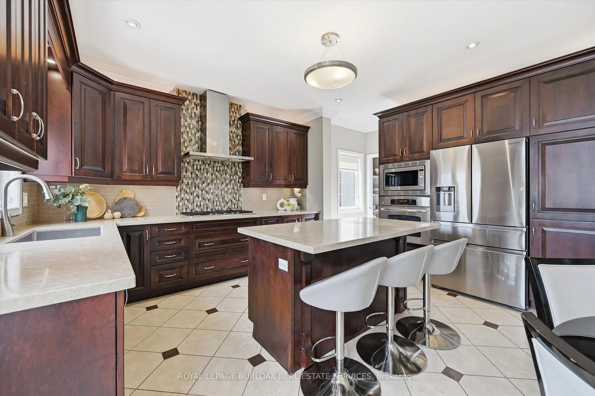 Photo 13 of 4186 Fuller Crescent, Burlington, Alton — HOMEH