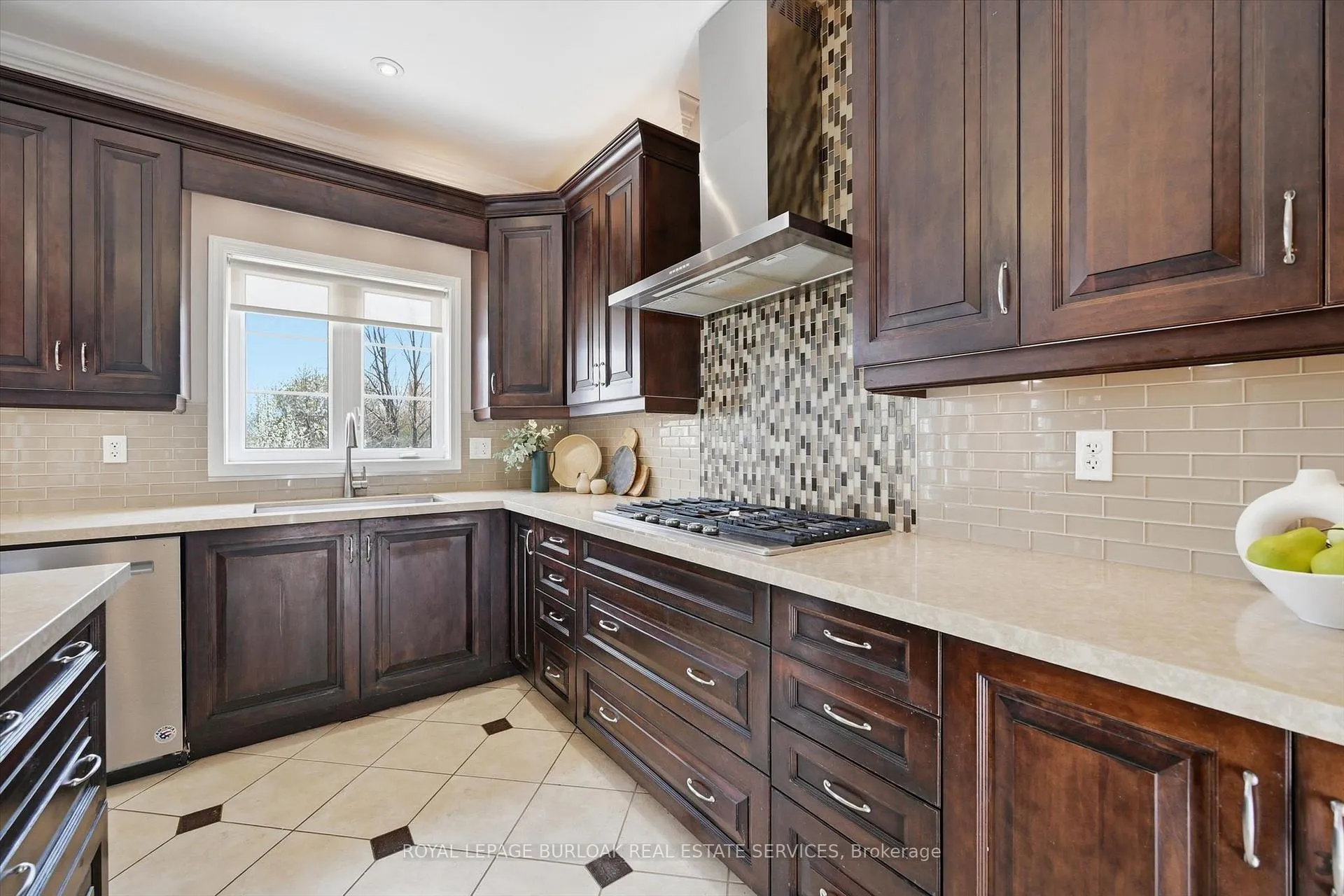 Photo 14 of 4186 Fuller Crescent, Burlington, Alton — HOMEH