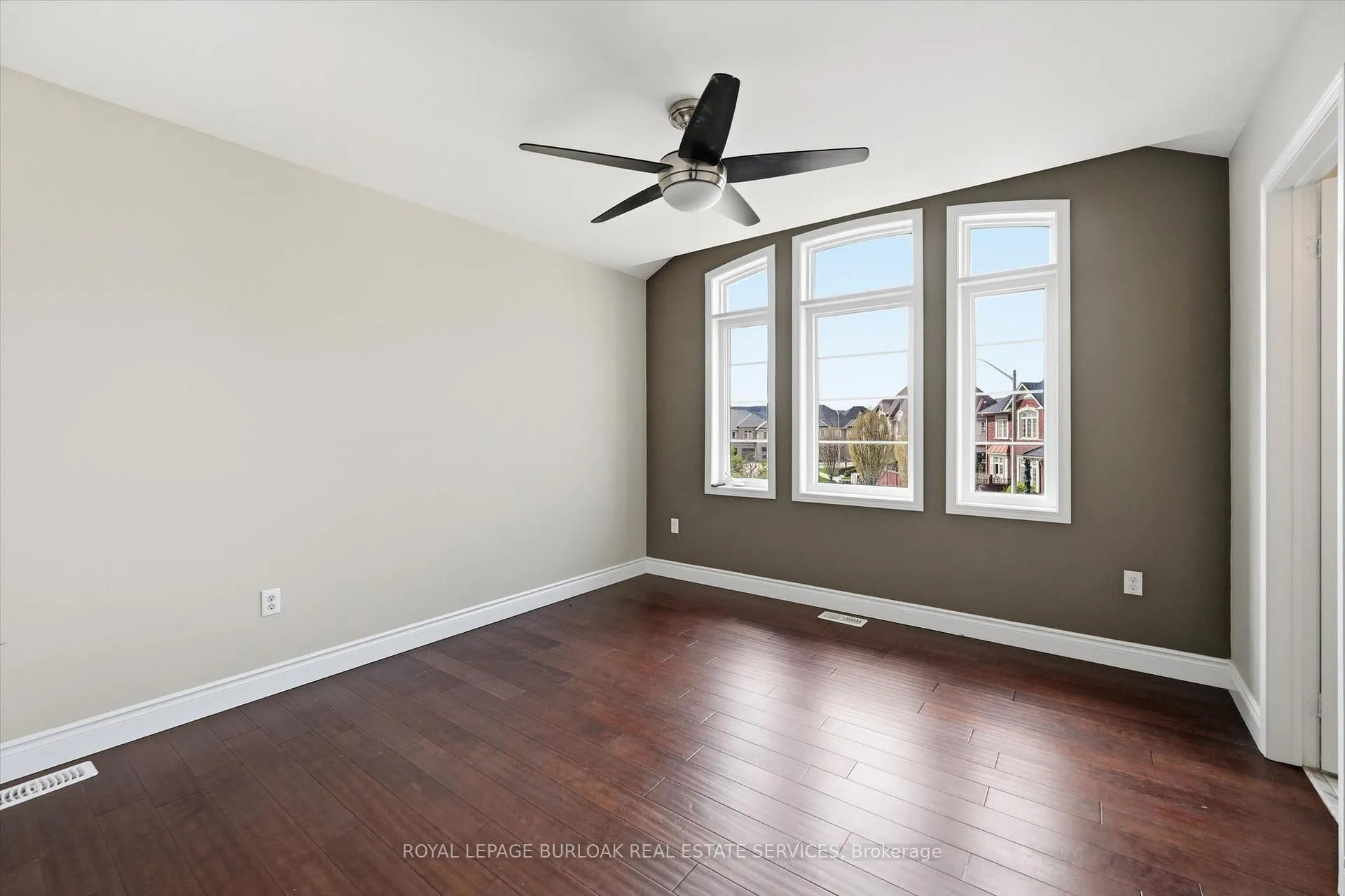 Photo 27 of 4186 Fuller Crescent, Burlington, Alton — HOMEH