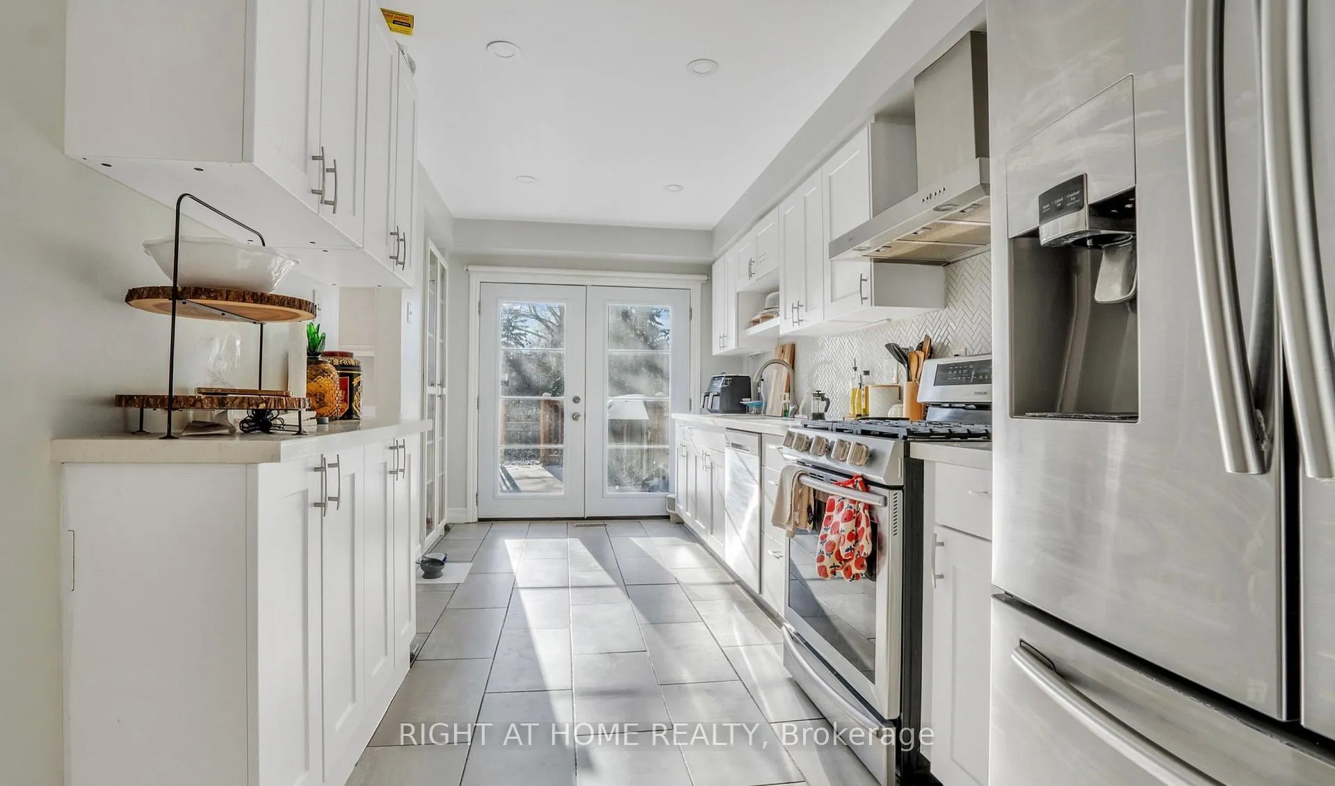 Photo 9 of 27 Melborne Court, Whitby, Pringle Creek — HOMEH