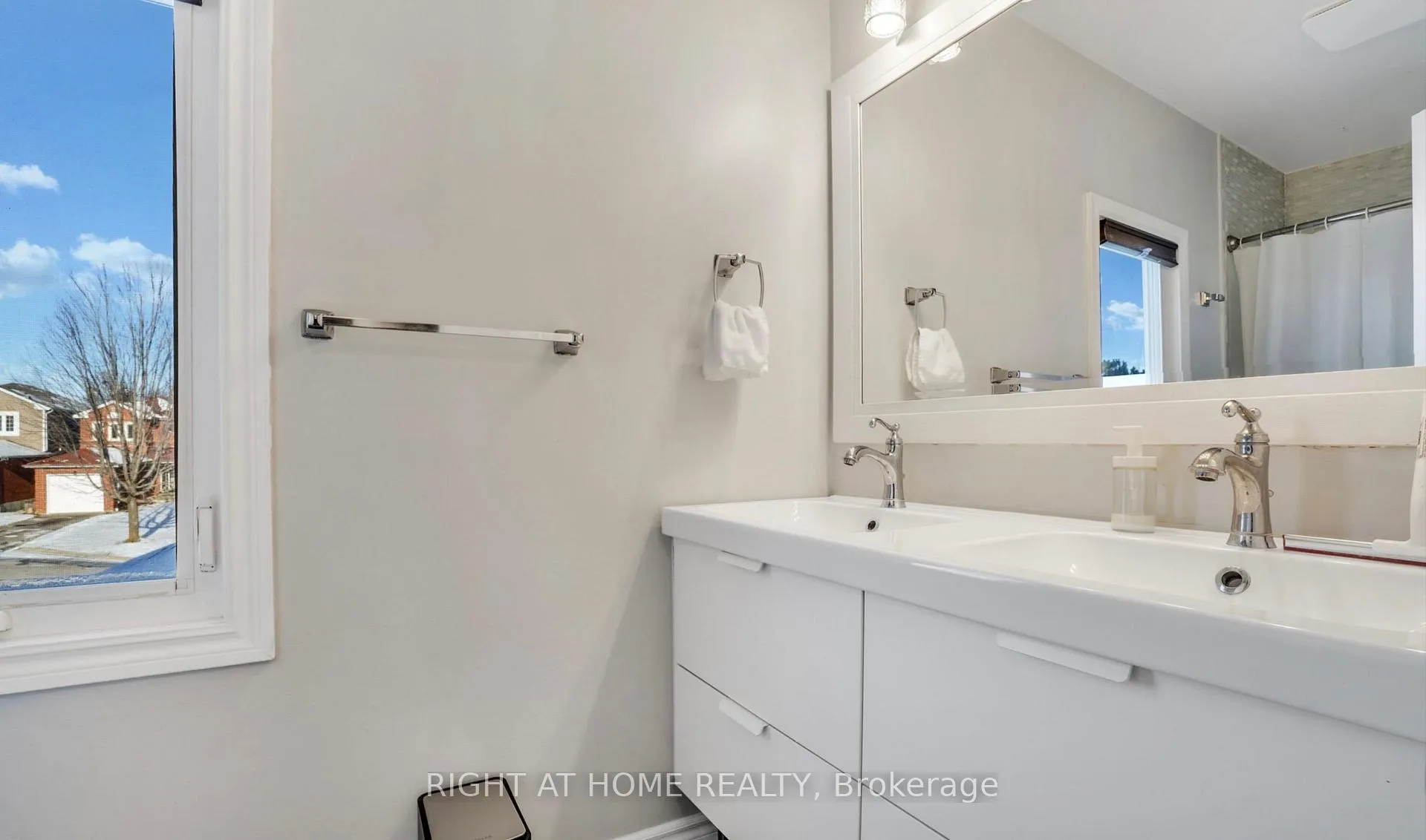 Photo 19 of 27 Melborne Court, Whitby, Pringle Creek — HOMEH
