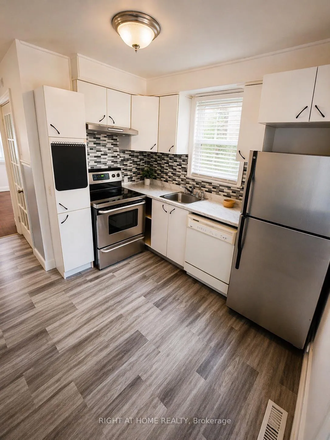 Photo 6 of 872 Dawson Road, Windsor — HOMEH
