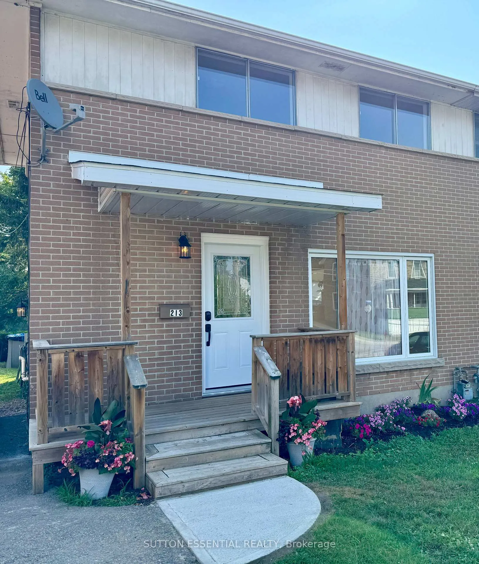 Front of 213 Perth Street