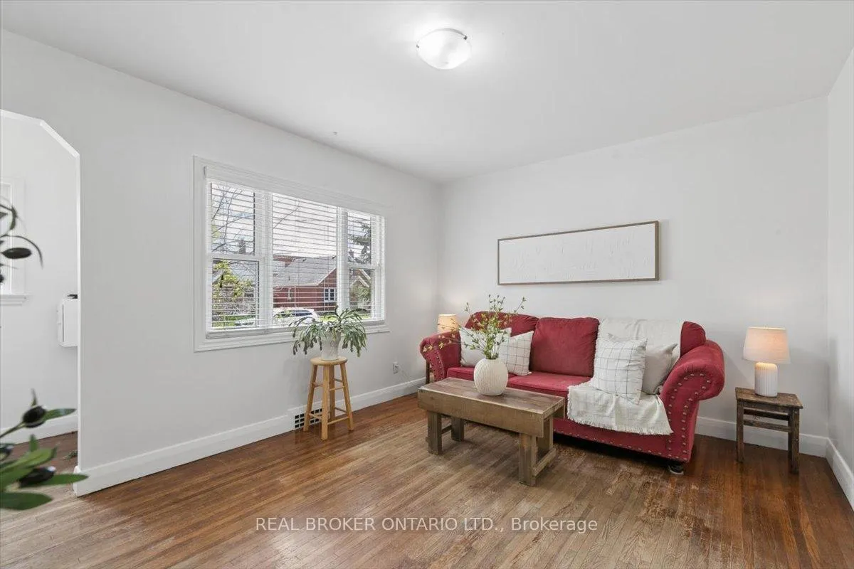 Photo 4 of 26 Sydney Street N, Kitchener — HOMEH