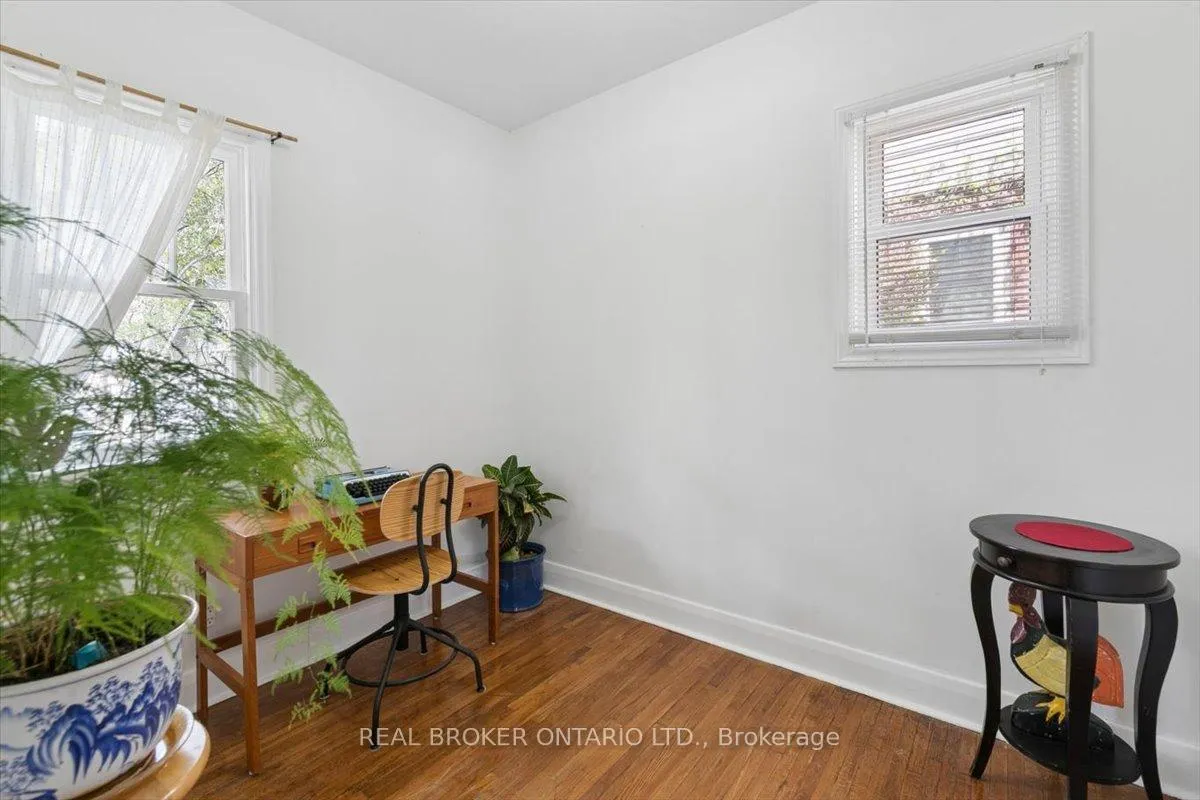 Photo 11 of 26 Sydney Street N, Kitchener — HOMEH