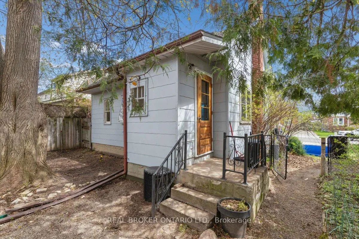 Photo 18 of 26 Sydney Street N, Kitchener — HOMEH
