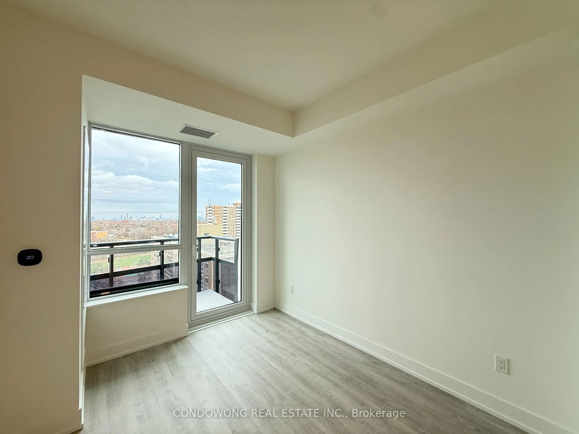 Photo 4 of Unit 914, 60 Central Park Road Way, Etobicoke, Islington-City Centre West — HOMEH