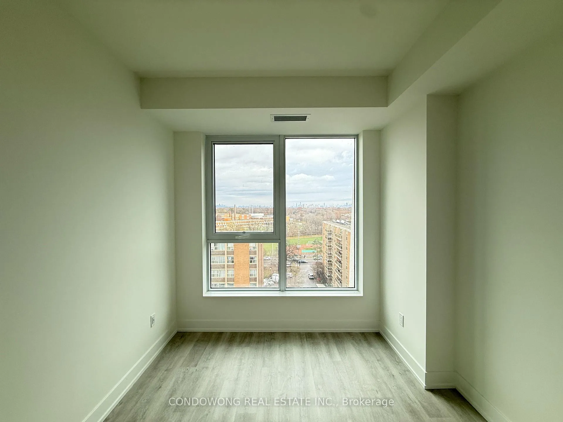 Photo 7 of Unit 914, 60 Central Park Road Way, Etobicoke, Islington-City Centre West — HOMEH