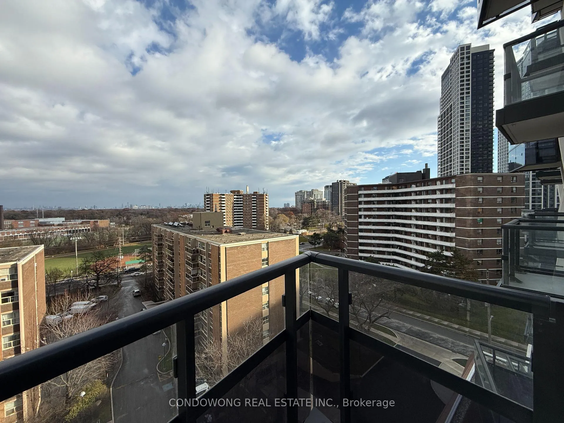 Photo 11 of Unit 914, 60 Central Park Road Way, Etobicoke, Islington-City Centre West — HOMEH
