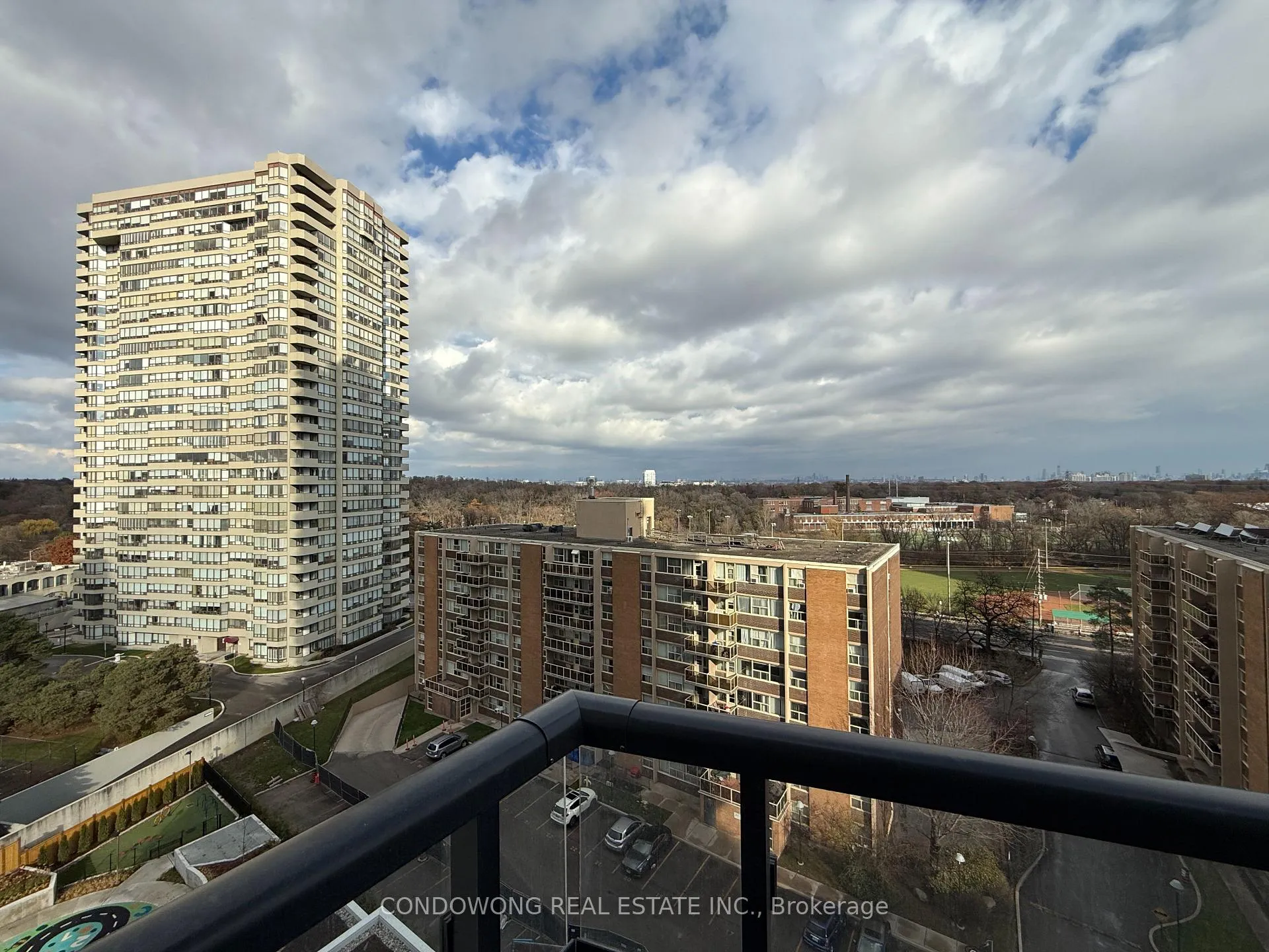 Photo 12 of Unit 914, 60 Central Park Road Way, Etobicoke, Islington-City Centre West — HOMEH