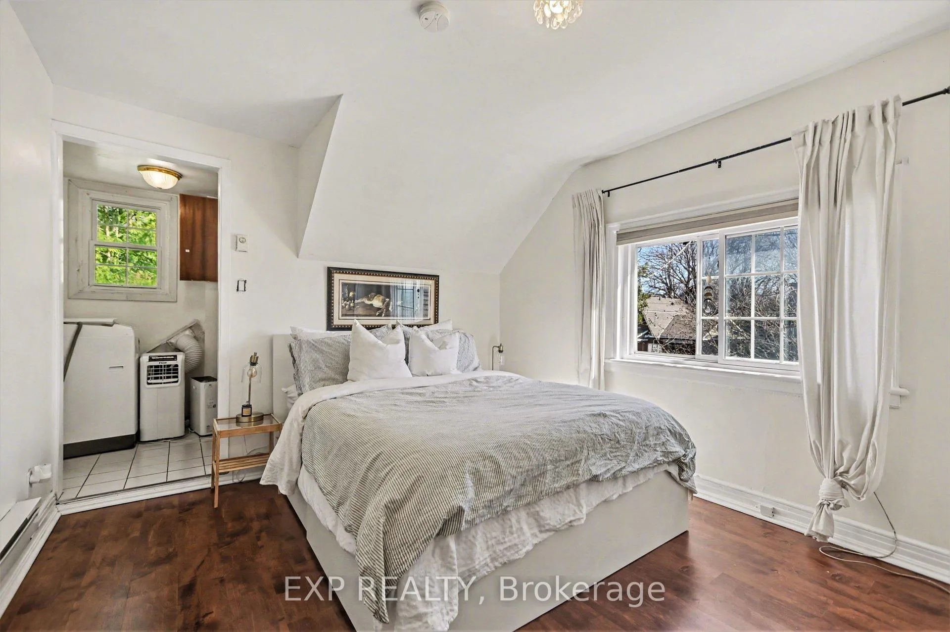Photo 10 of 42 Warren Avenue, Ottawa, Ottawa West — HOMEH