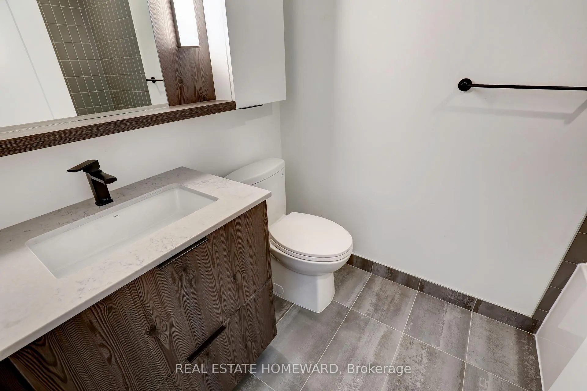 Photo 4 of Unit 2410, 5 Defries Street, Toronto, Regent Park — HOMEH