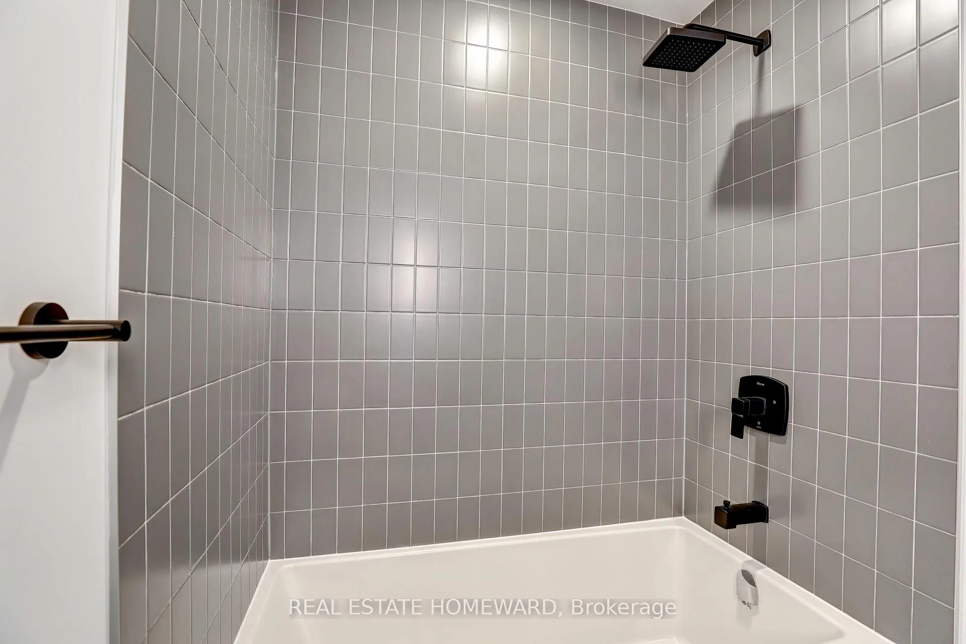Photo 5 of Unit 2410, 5 Defries Street, Toronto, Regent Park — HOMEH