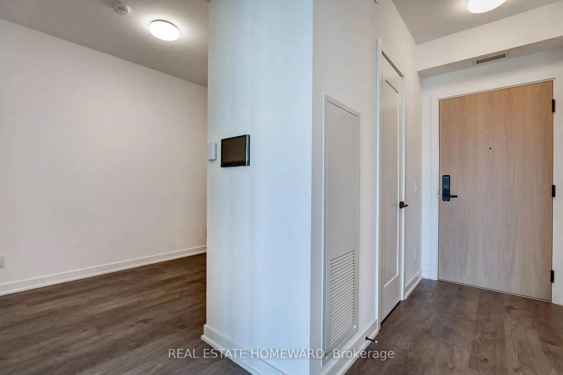 Photo 6 of Unit 2410, 5 Defries Street, Toronto, Regent Park — HOMEH