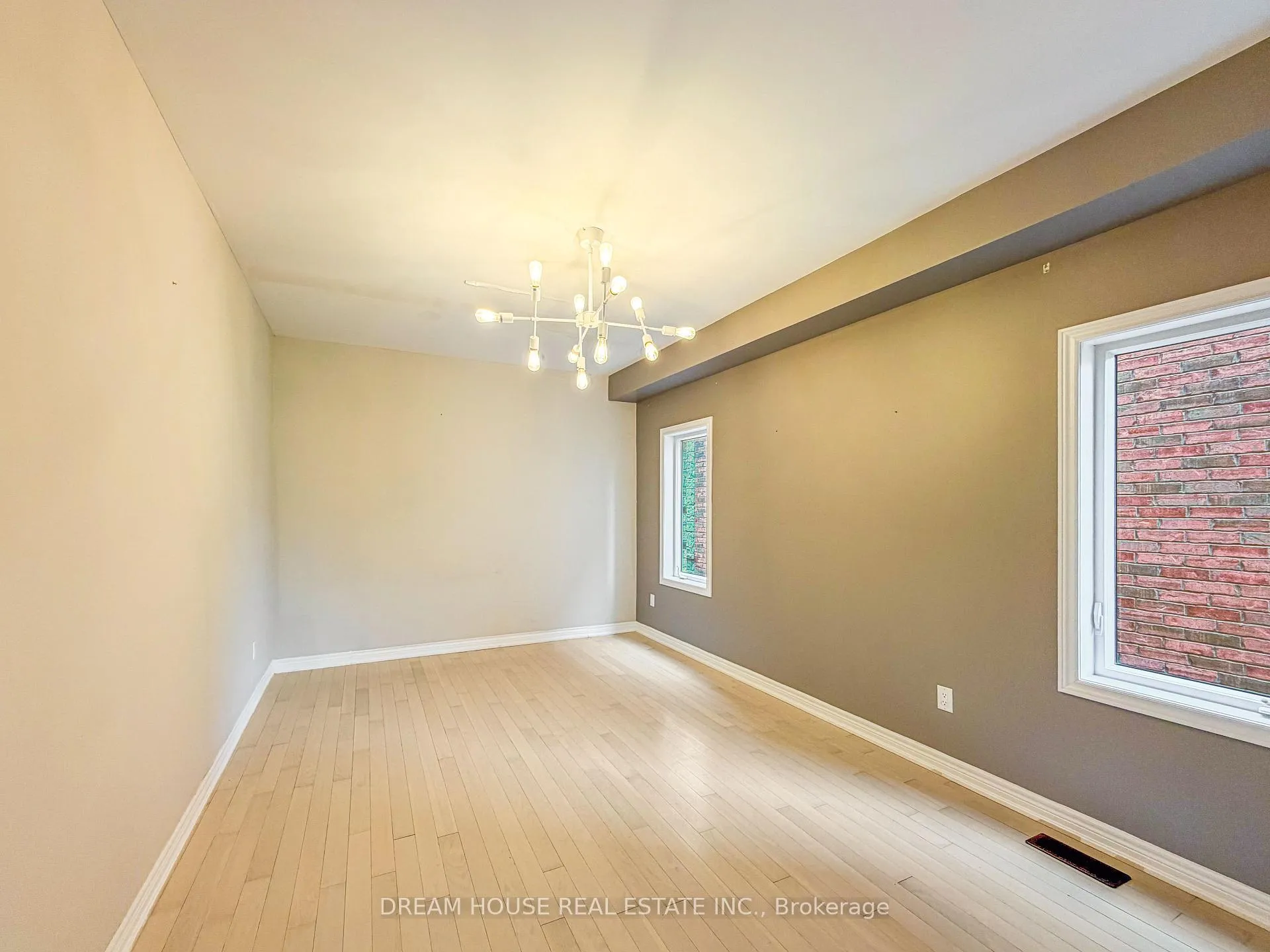 Photo 4 of 1383 Dallman Street, Innisfil, Lefroy — HOMEH