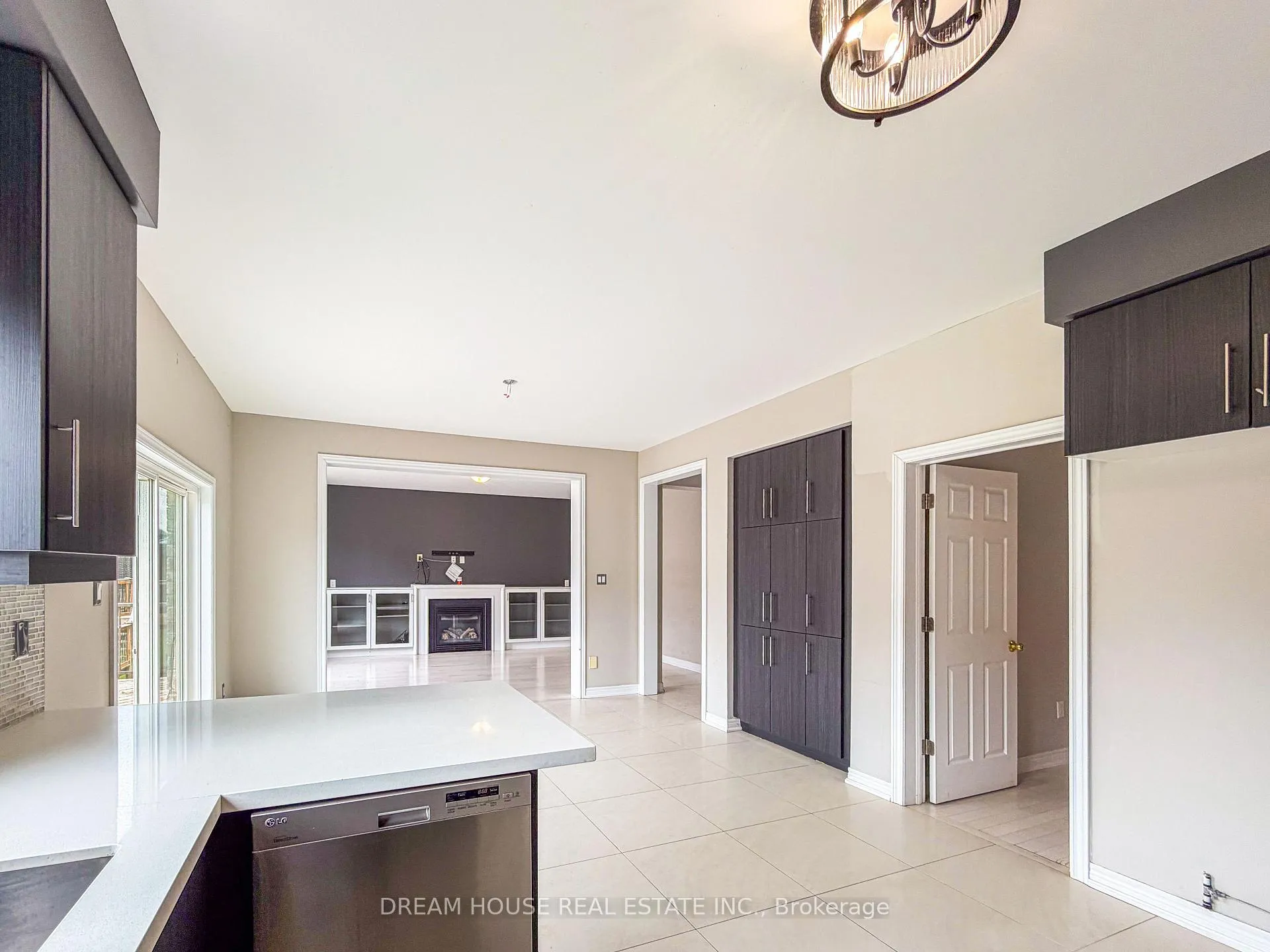Photo 6 of 1383 Dallman Street, Innisfil, Lefroy — HOMEH