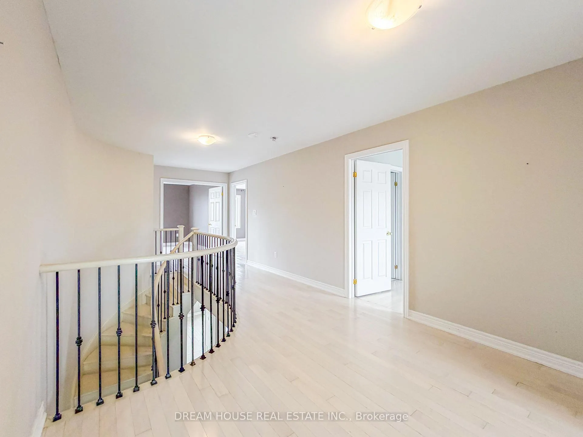 Photo 9 of 1383 Dallman Street, Innisfil, Lefroy — HOMEH