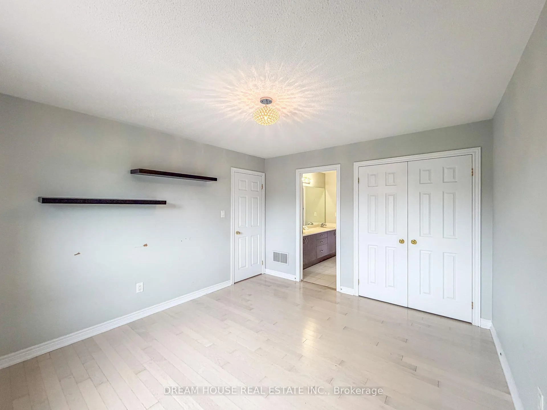 Photo 11 of 1383 Dallman Street, Innisfil, Lefroy — HOMEH