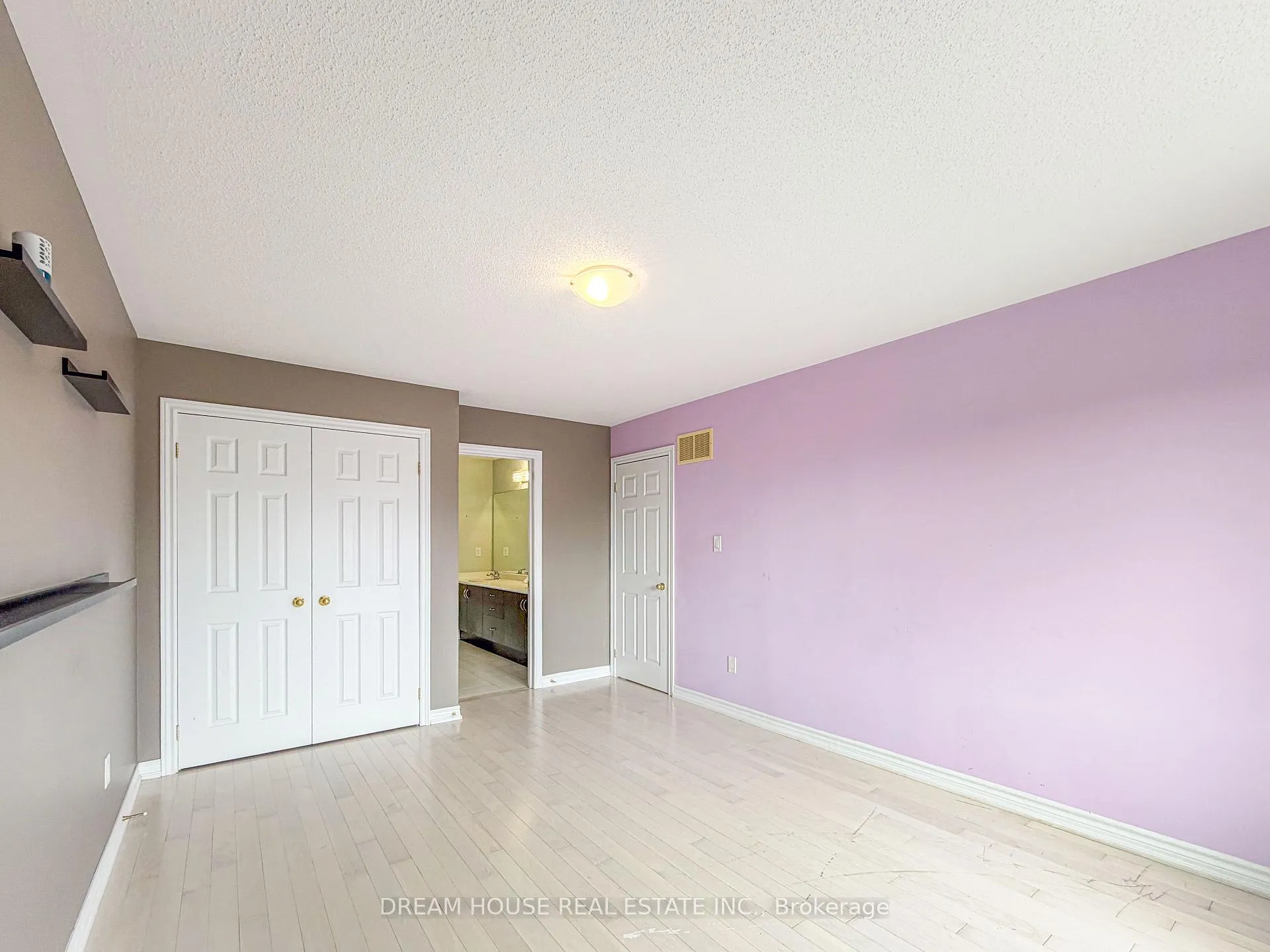 Photo 13 of 1383 Dallman Street, Innisfil, Lefroy — HOMEH