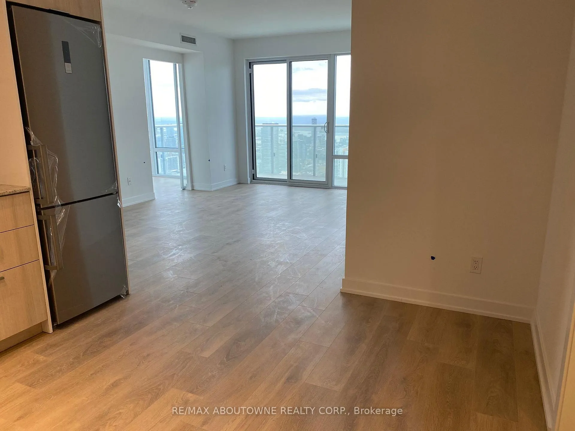 Photo 9 of Unit 5109, 501 Yonge Street, Toronto, Church-Yonge Corridor — HOMEH