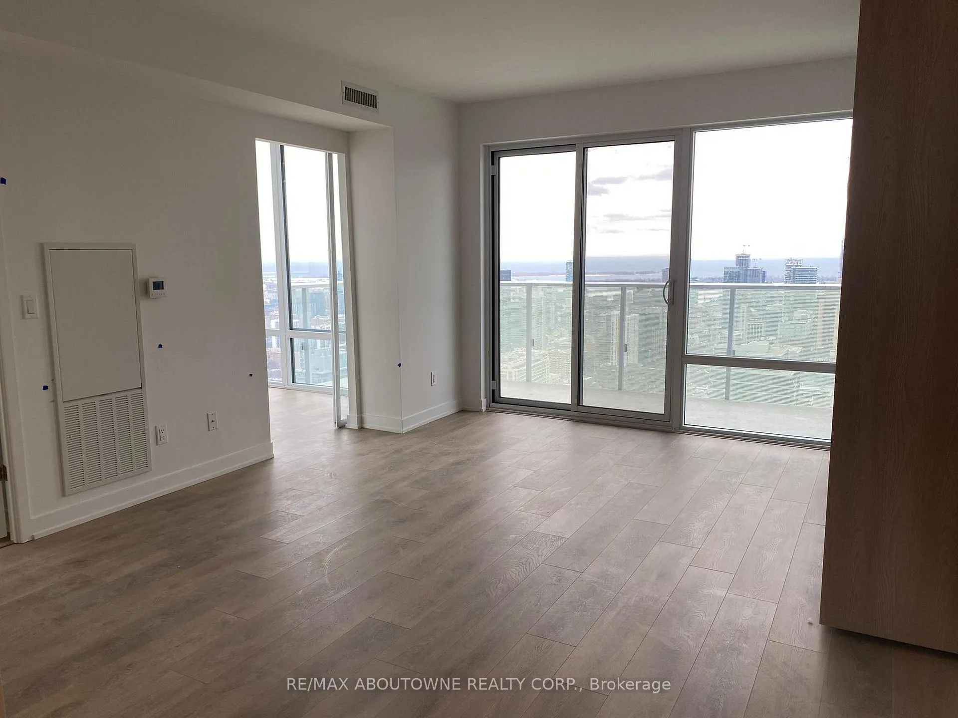 Photo 13 of Unit 5109, 501 Yonge Street, Toronto, Church-Yonge Corridor — HOMEH