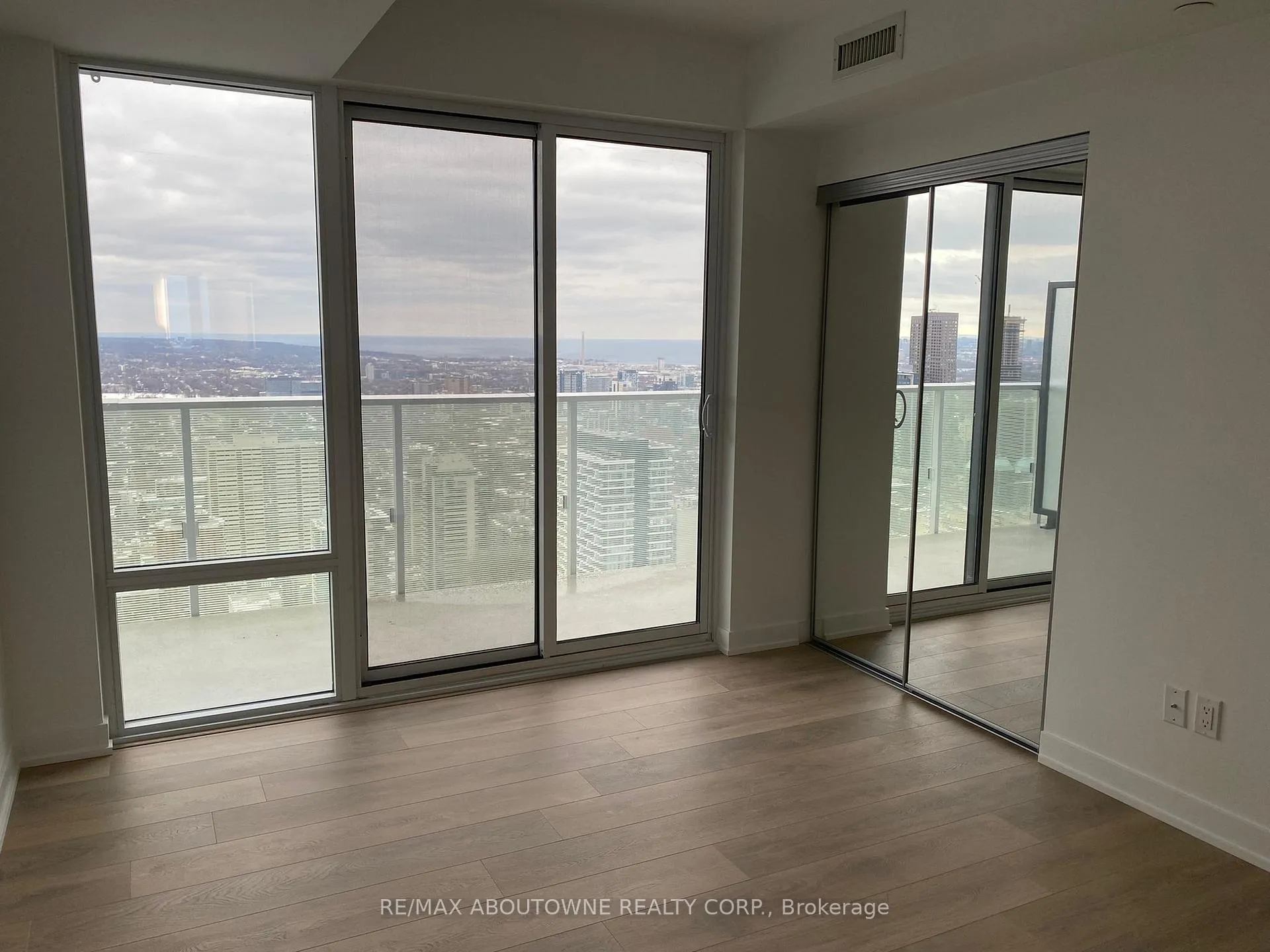 Photo 18 of Unit 5109, 501 Yonge Street, Toronto, Church-Yonge Corridor — HOMEH