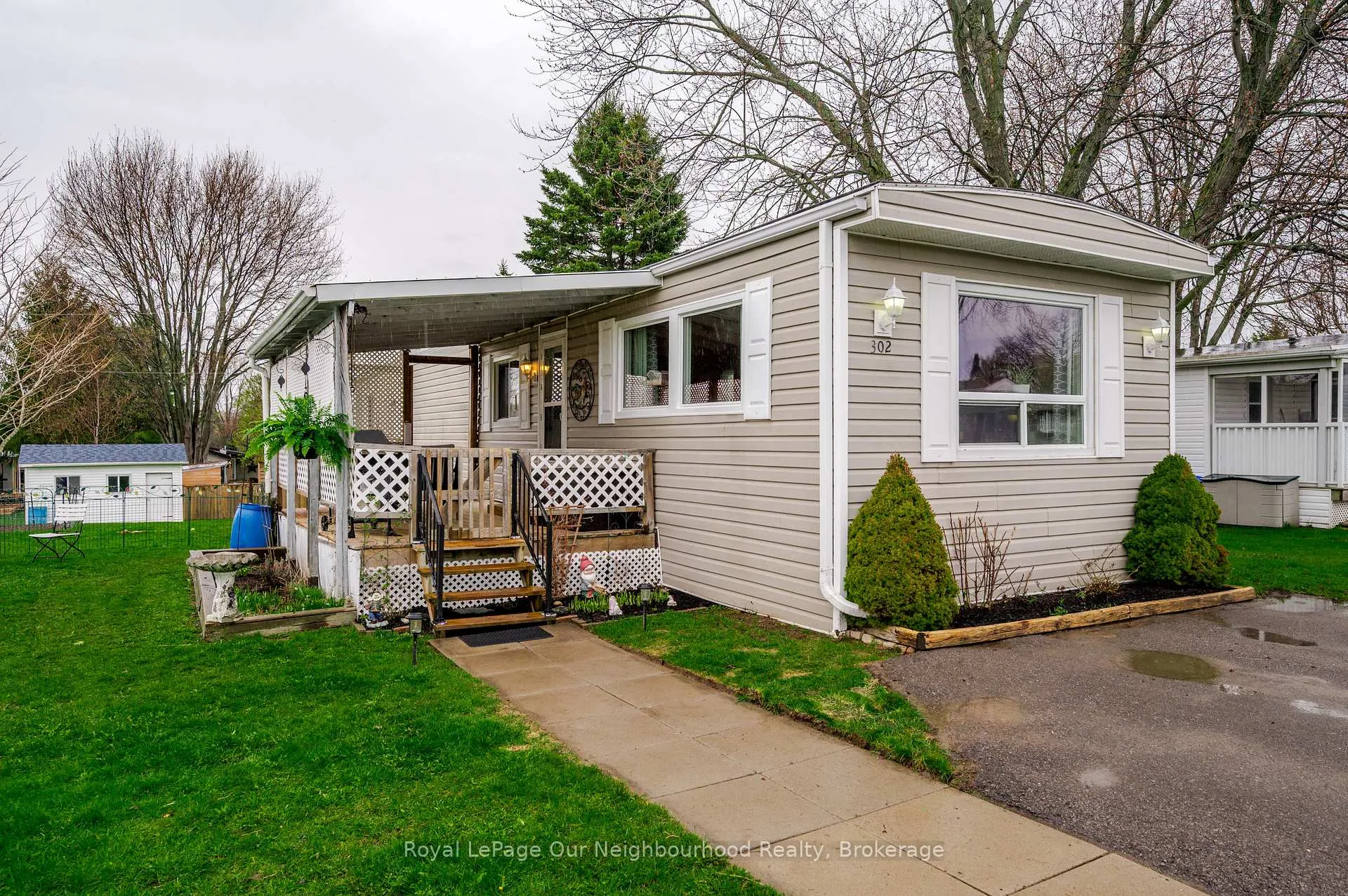 Photo 3 of 302 Lynn Crescent, Hamilton Township, Rural Hamilton — HOMEH