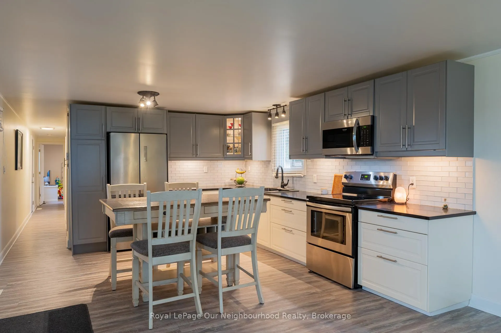 Photo 6 of 302 Lynn Crescent, Hamilton Township, Rural Hamilton — HOMEH