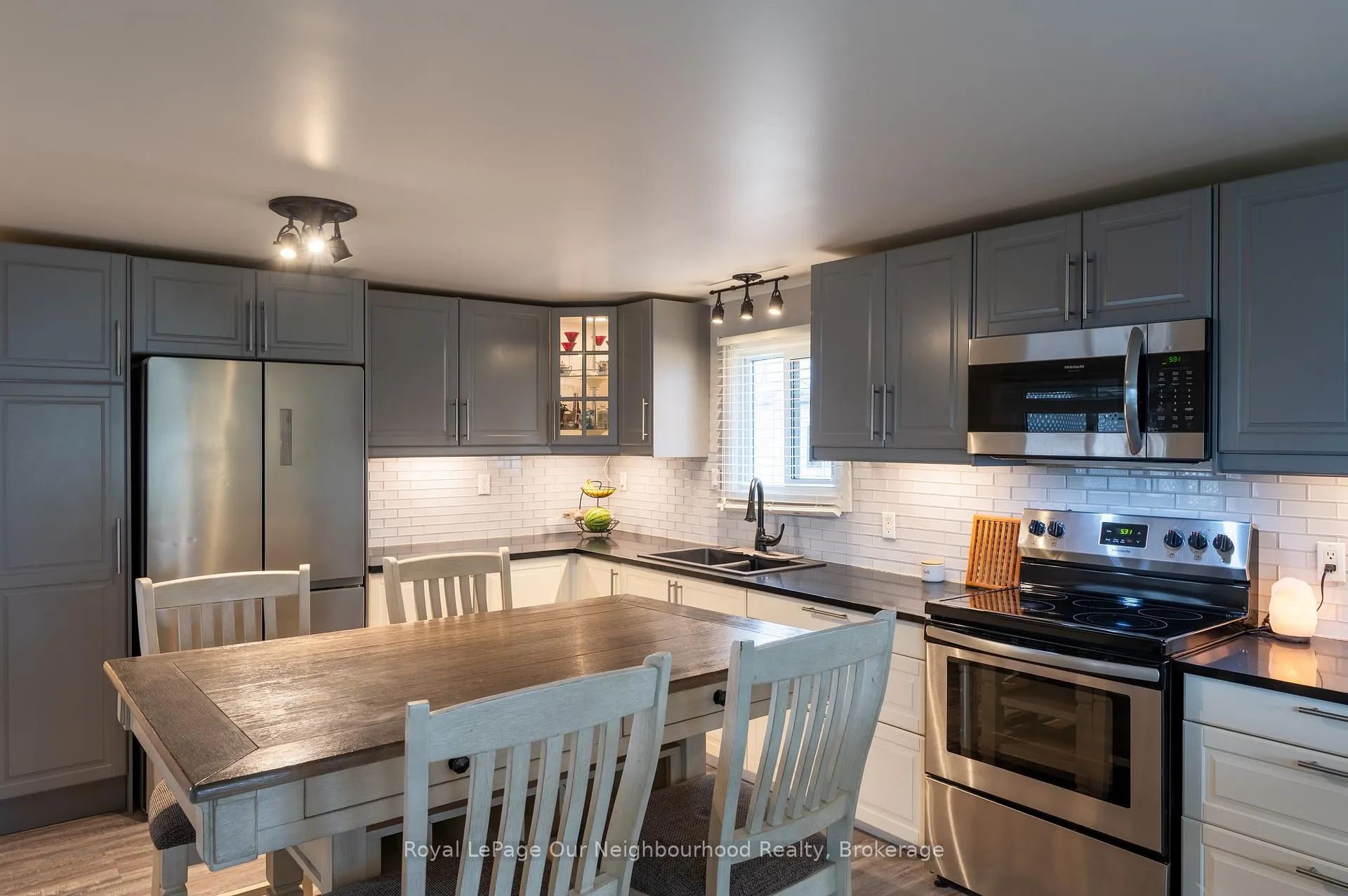 Photo 8 of 302 Lynn Crescent, Hamilton Township, Rural Hamilton — HOMEH