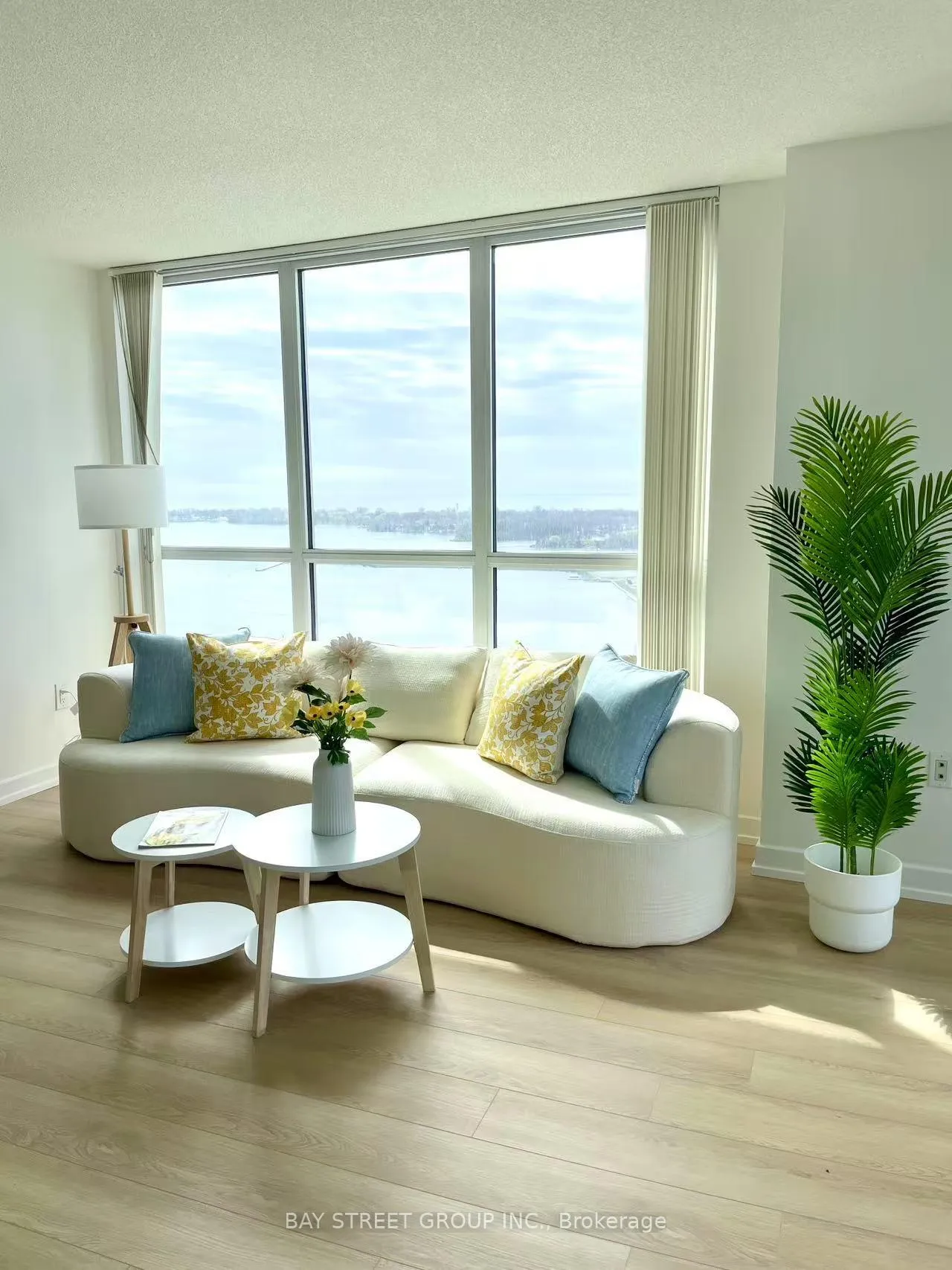 Front of Unit 2908, 75 Queens Wharf Road