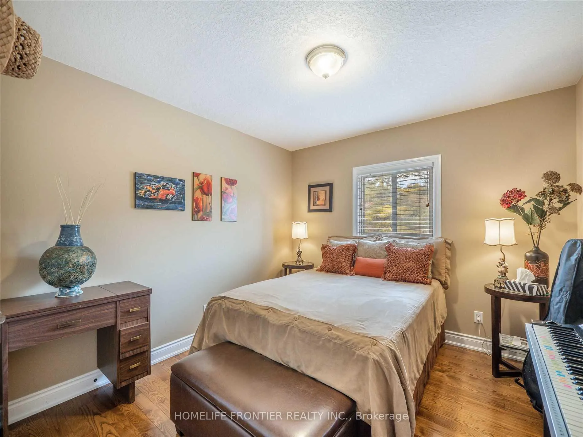 Photo 14 of 1049 7th Line S, Innisfil, Alcona — HOMEH