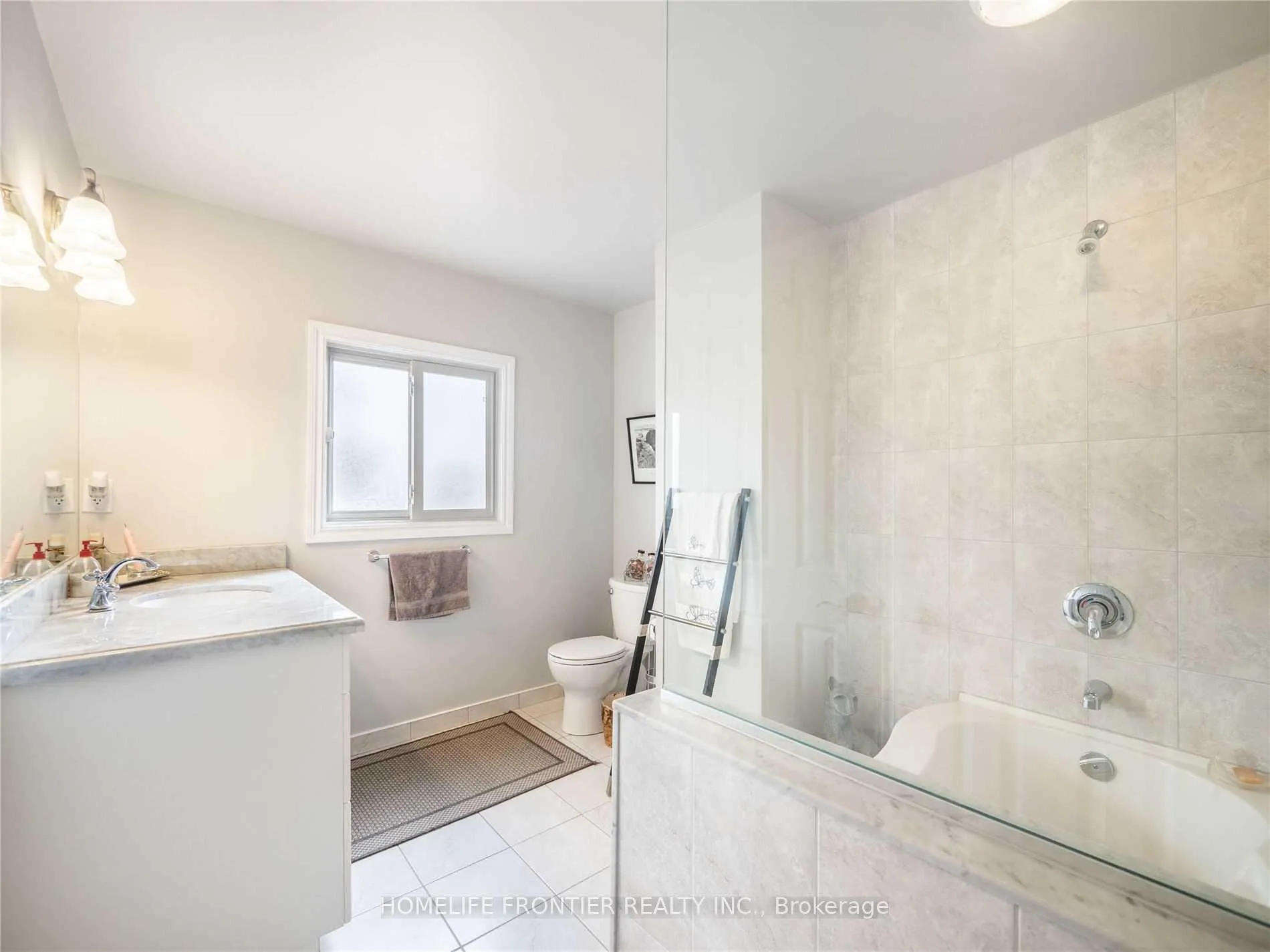 Photo 16 of 1049 7th Line S, Innisfil, Alcona — HOMEH